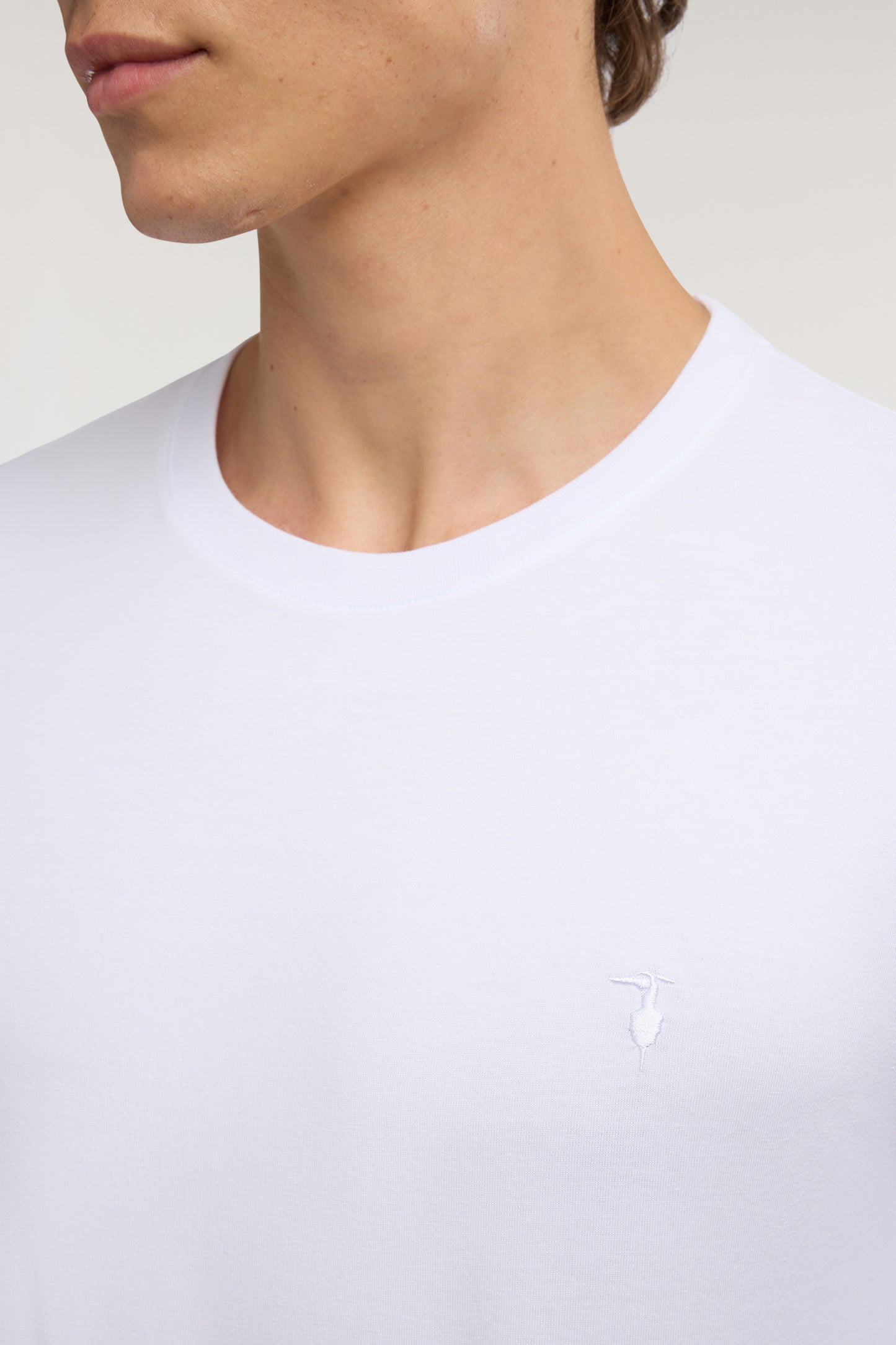 T-shirt slim fit in jersey a maniche lunghe 2|927016c9738e95ba5468a0b9370bf891890f247a3dcd6dcb7f855525dcefb560