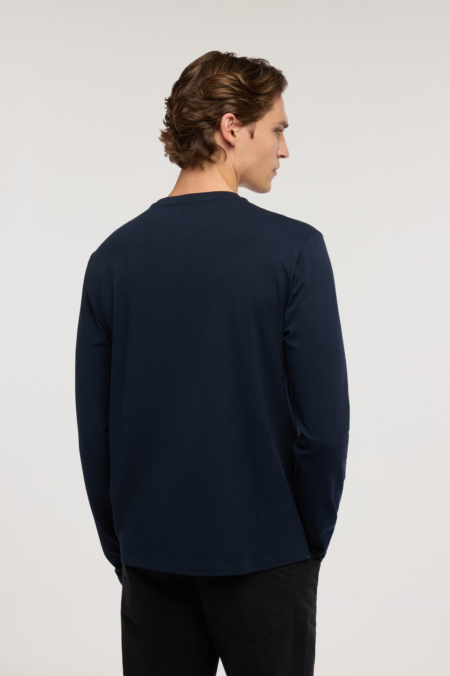 T-shirt slim fit in jersey a maniche lunghe 4|764084d0f0da1bb0ccef93839cede506ae9ca9b86298008ce26a495a1cf03e44