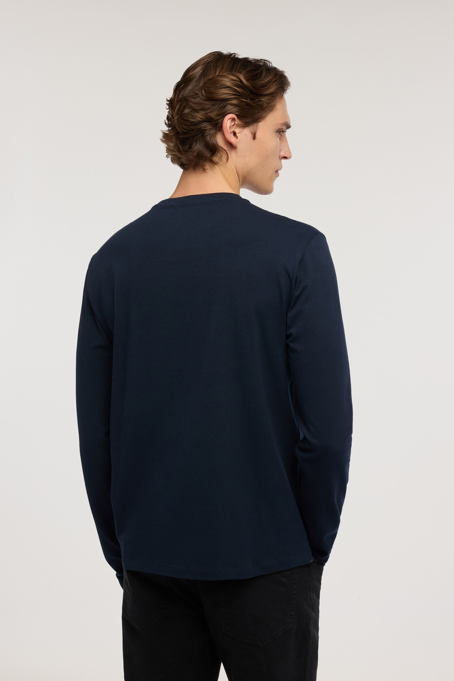 T-shirt slim fit in jersey a maniche lunghe 4|764084d0f0da1bb0ccef93839cede506ae9ca9b86298008ce26a495a1cf03e44