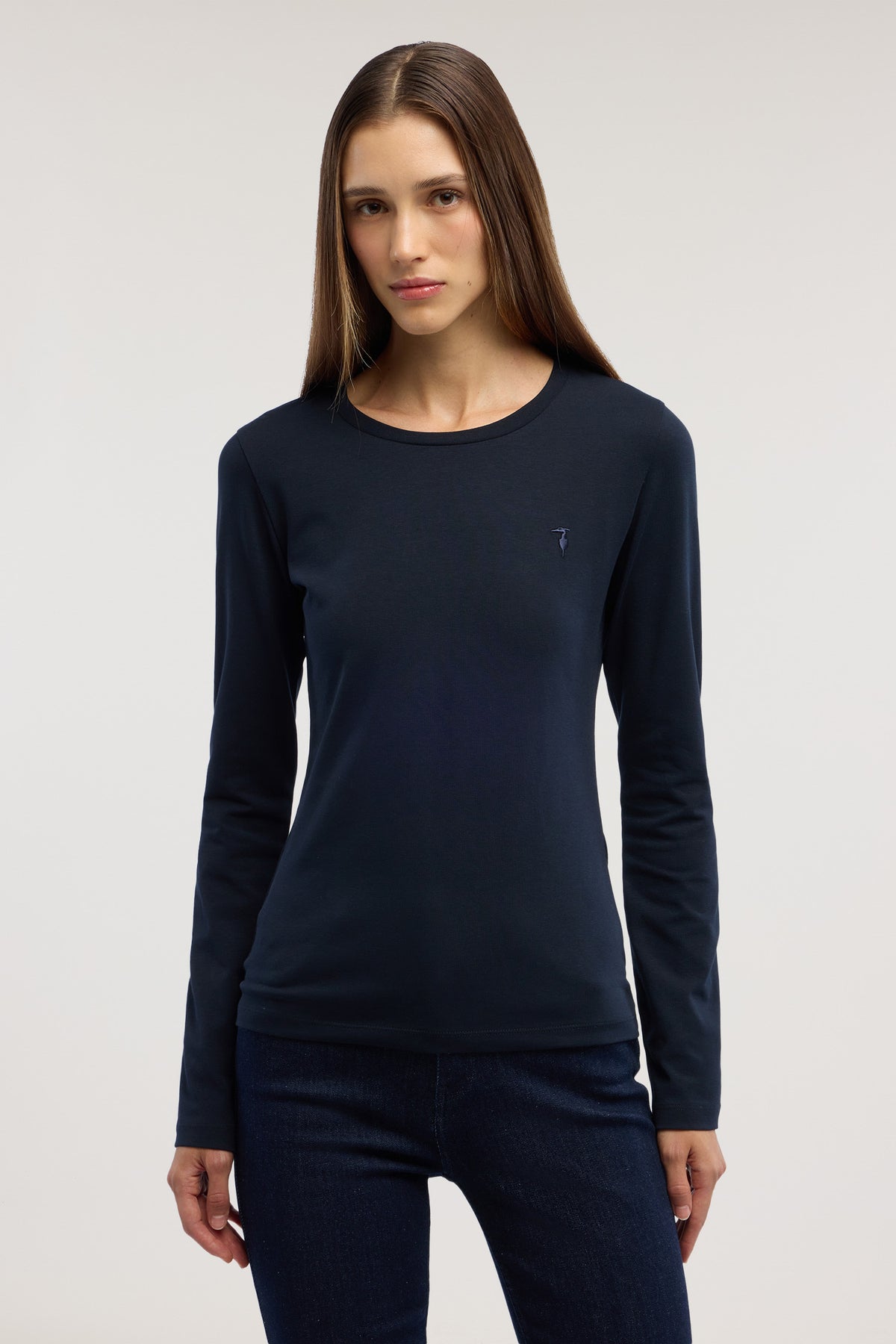 T-shirt slim fit in jersey a manica lunga 1|f8f3ed6e95ed2b509bbdbcef65e4032e5c2540aff2a92cdcb4da811bc2791790