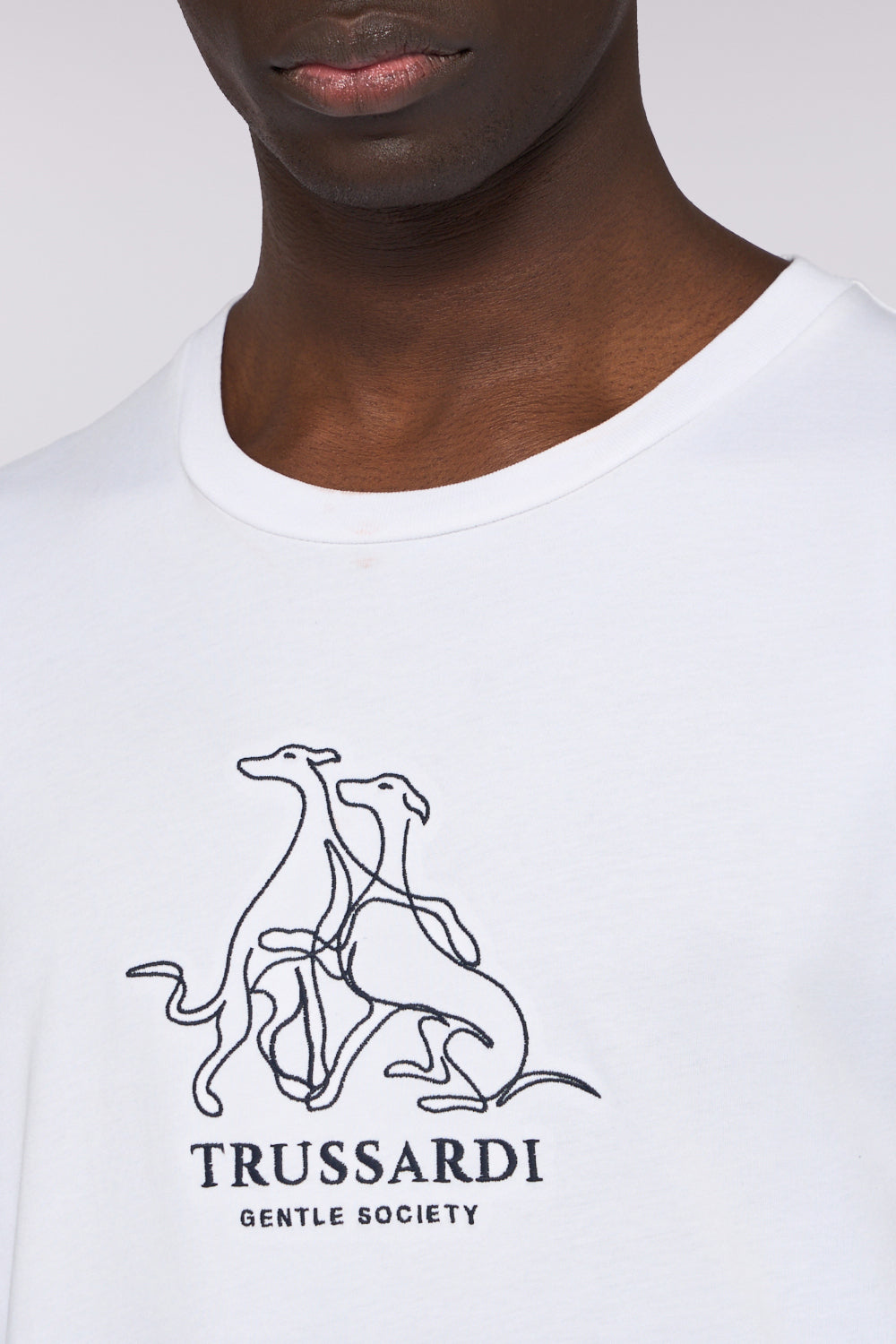 T-shirt regular fit con ricamo Gentle Society 3|9d7a38893834e782937438d62c8149d597a252c9374a4b9979154f8211863b68