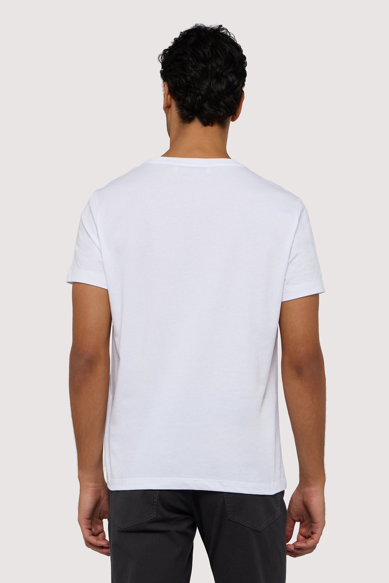 T-shirt regular fit con ricamo in contrasto 2|044573cc19eda8636eb926dcf06cc0af0f28c4d9cd3f9b0925a61a17149cc741