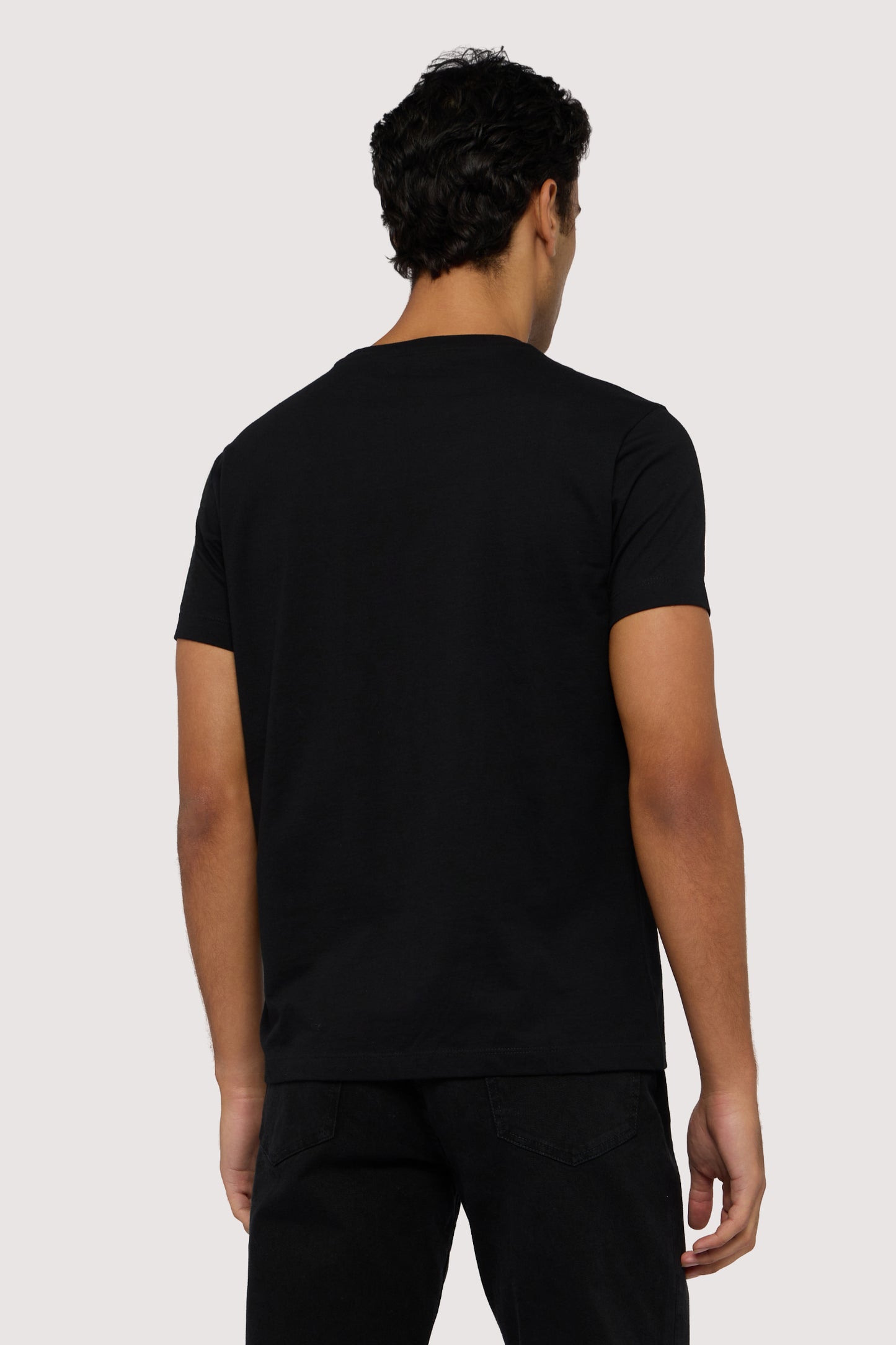 T-shirt regular fit con ricamo in contrasto 2|ab99654a0d47de12076d0ed7756a05e60e60cb885865591c4c77c82a9396c495