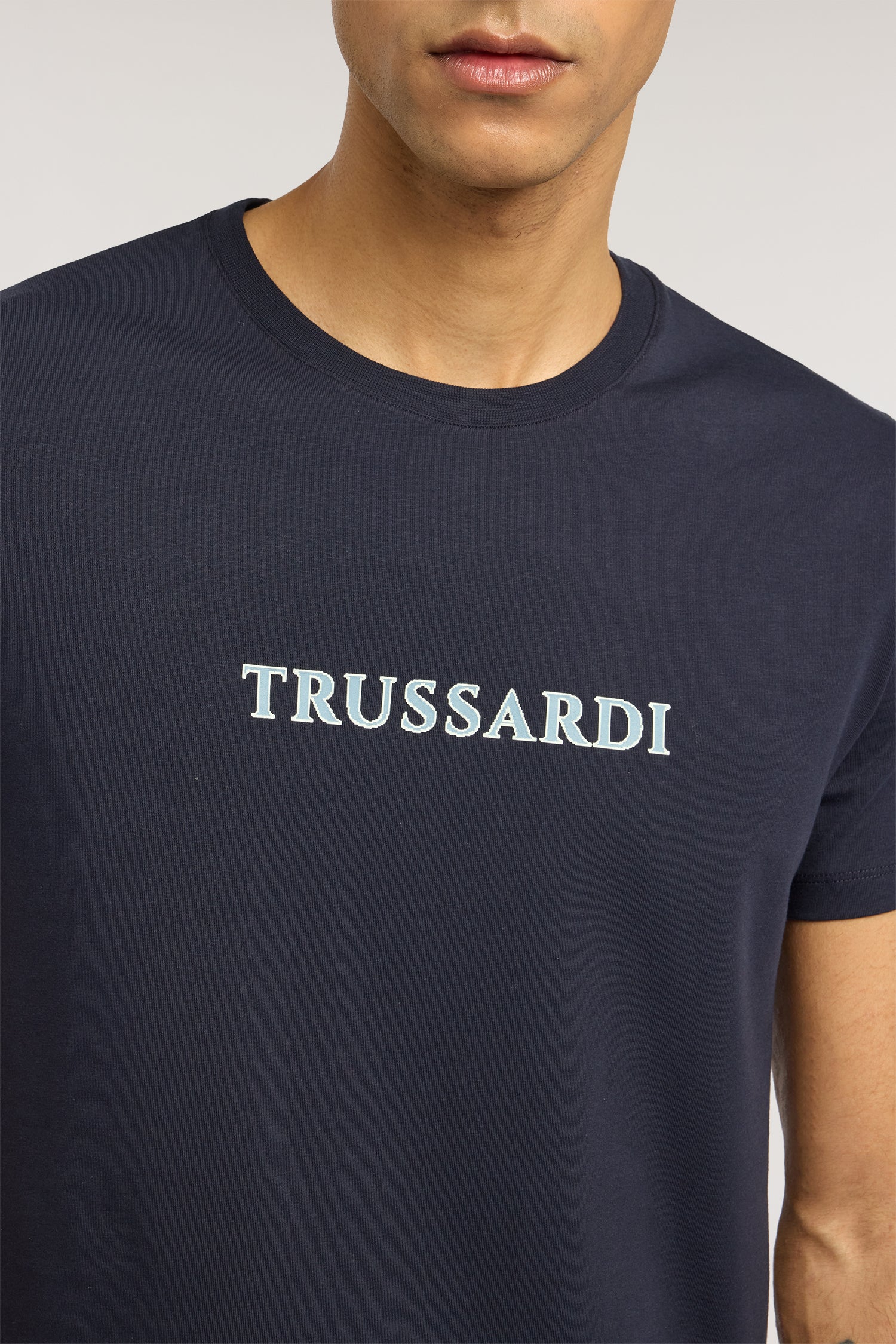 T-shirt slim fit con stampa in jersey stretch 3|62f1f618c6d4c55dc75b0a0d9100206ec5a8b42d05a07bf96648684f7da473c7