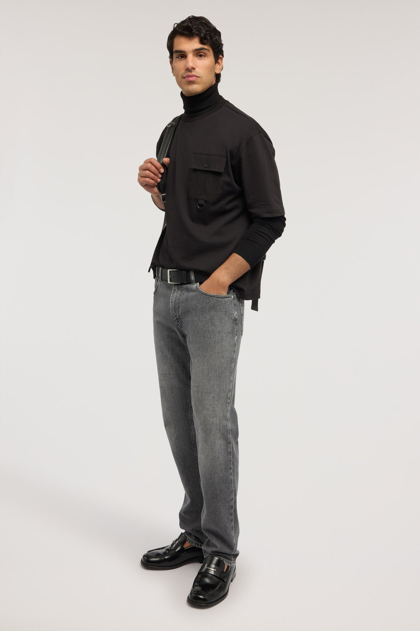 T-shirt boxy in jersey con taschino applicato 1|1041c8e4af227d23ed0aaabab93252bb1018d46eafcc77fe2920fdd9d7cdea3e