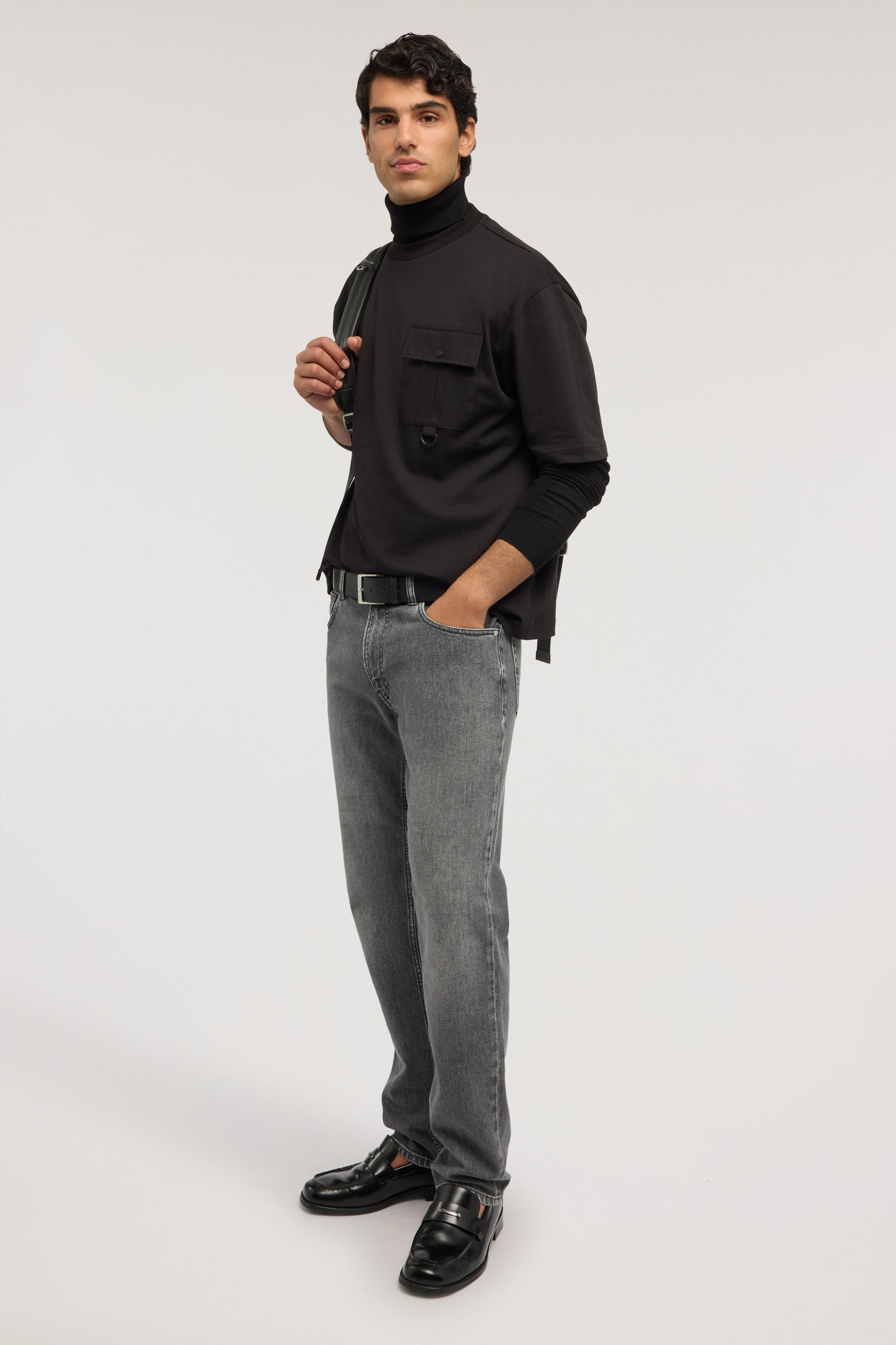 T-shirt boxy in jersey con taschino applicato 1|1041c8e4af227d23ed0aaabab93252bb1018d46eafcc77fe2920fdd9d7cdea3e