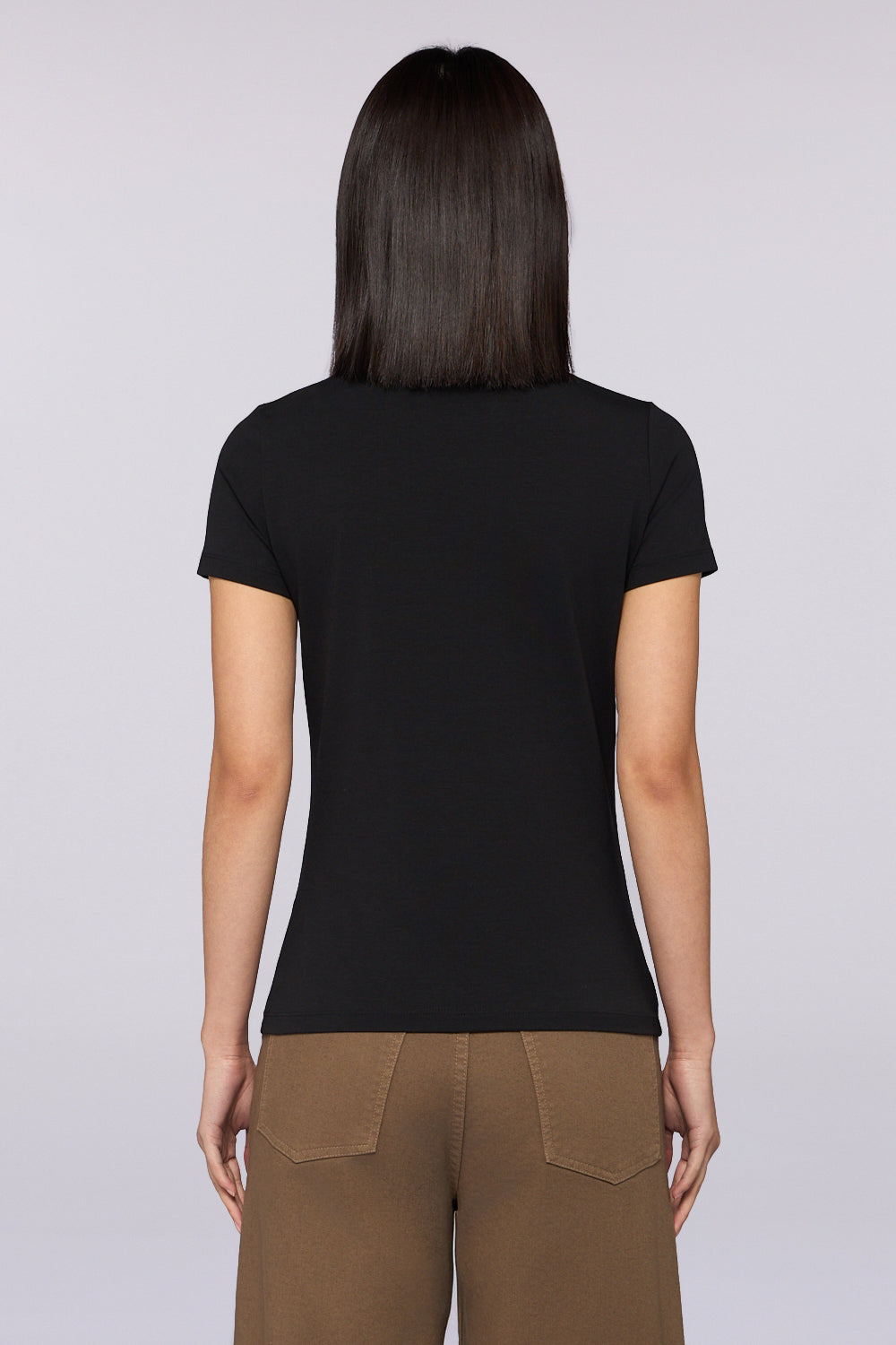 T-shirt slim fit con ricamo 2|040d758bdbf54c703ce71dc4c01fd646d64a0397faeaaea4443813fc2c93045d