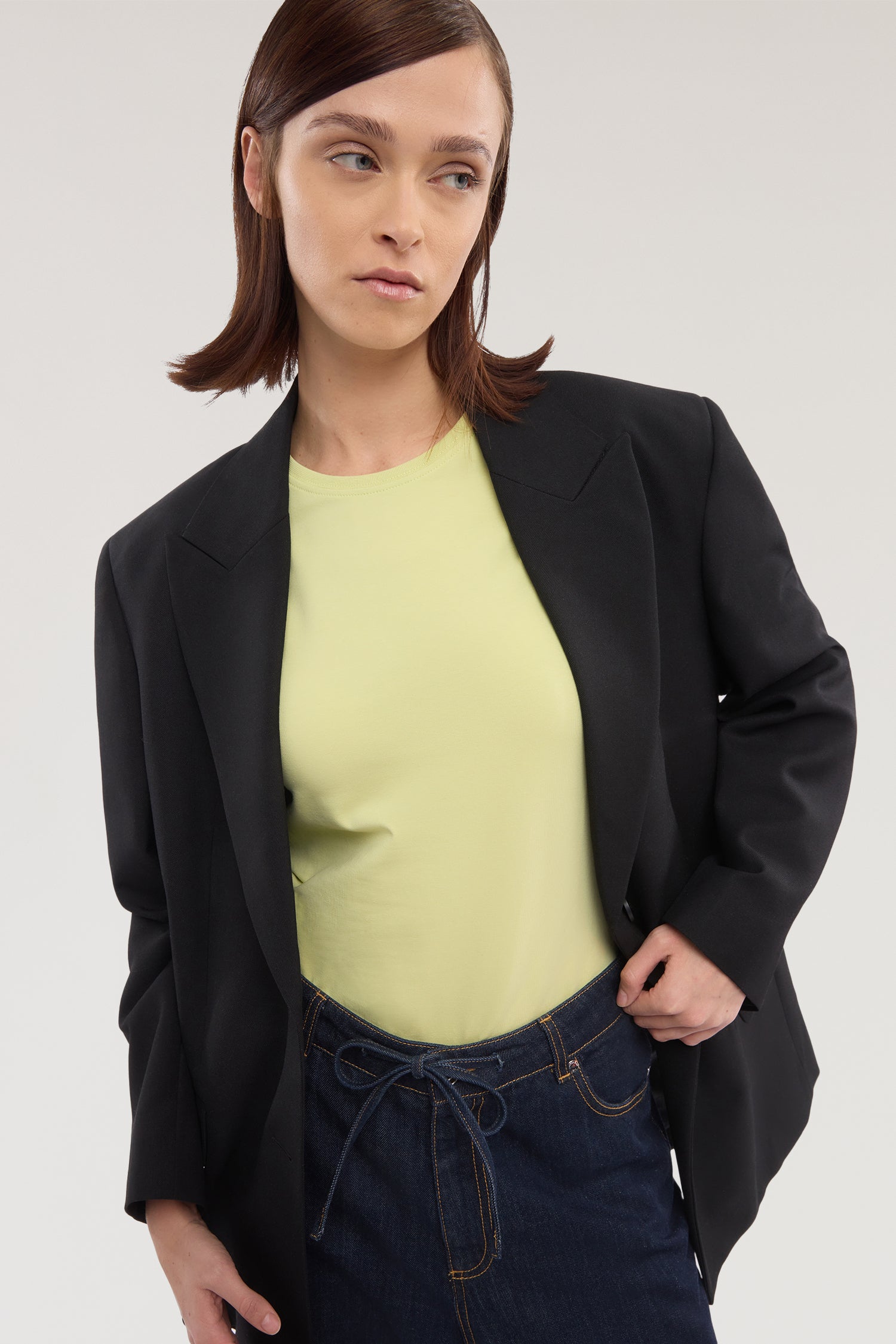 T-shirt slim fit con ricamo 4|e08b1568f8602f2847a821c5261a0ee405cdef247ffa0eb7529eacd10fad4136