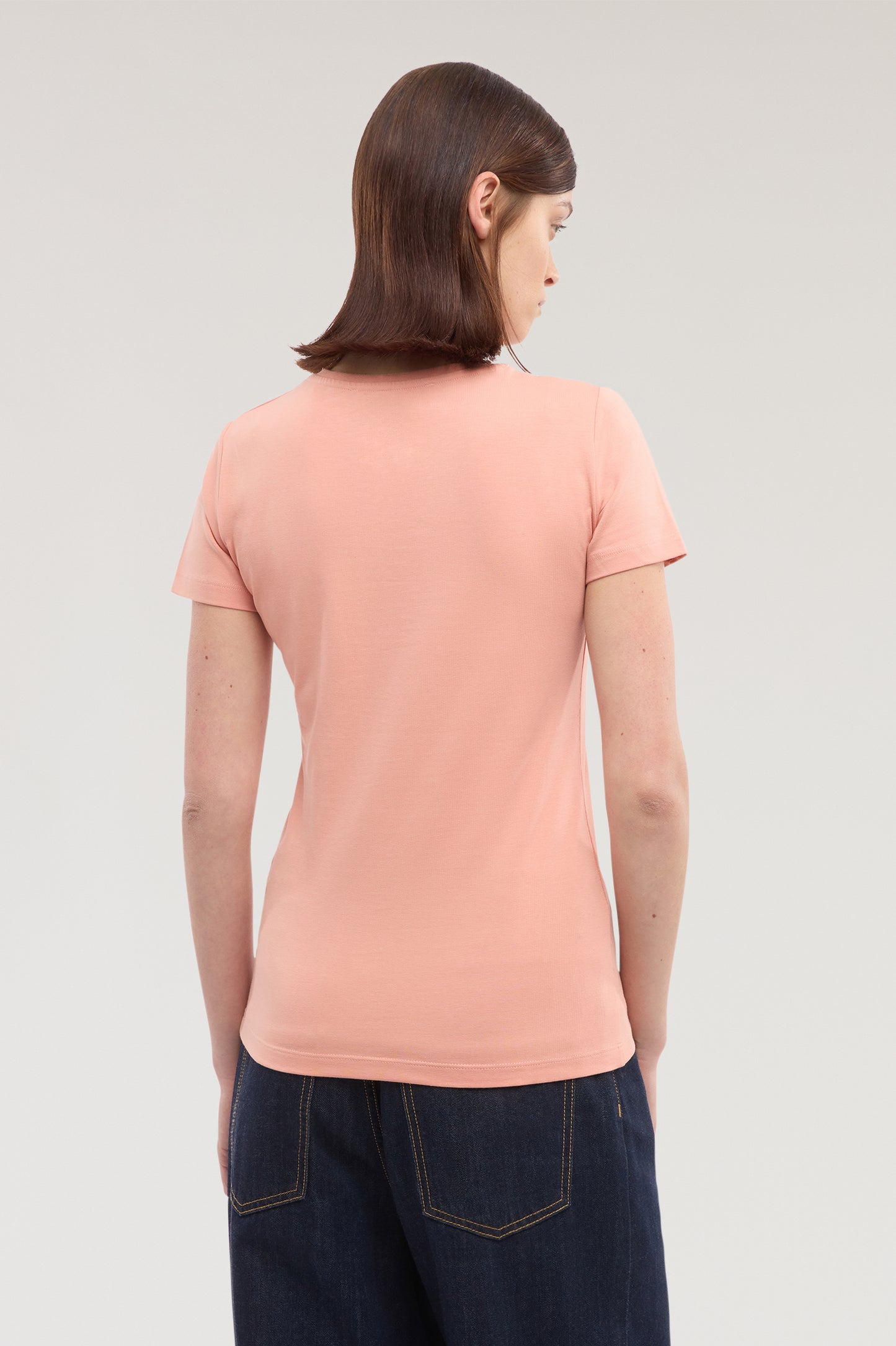 T-shirt slim fit con ricamo 3|839d3c6fa4b15f9145243fef5be97f38bc47eb206d14939e3ed77a43c79c67b6