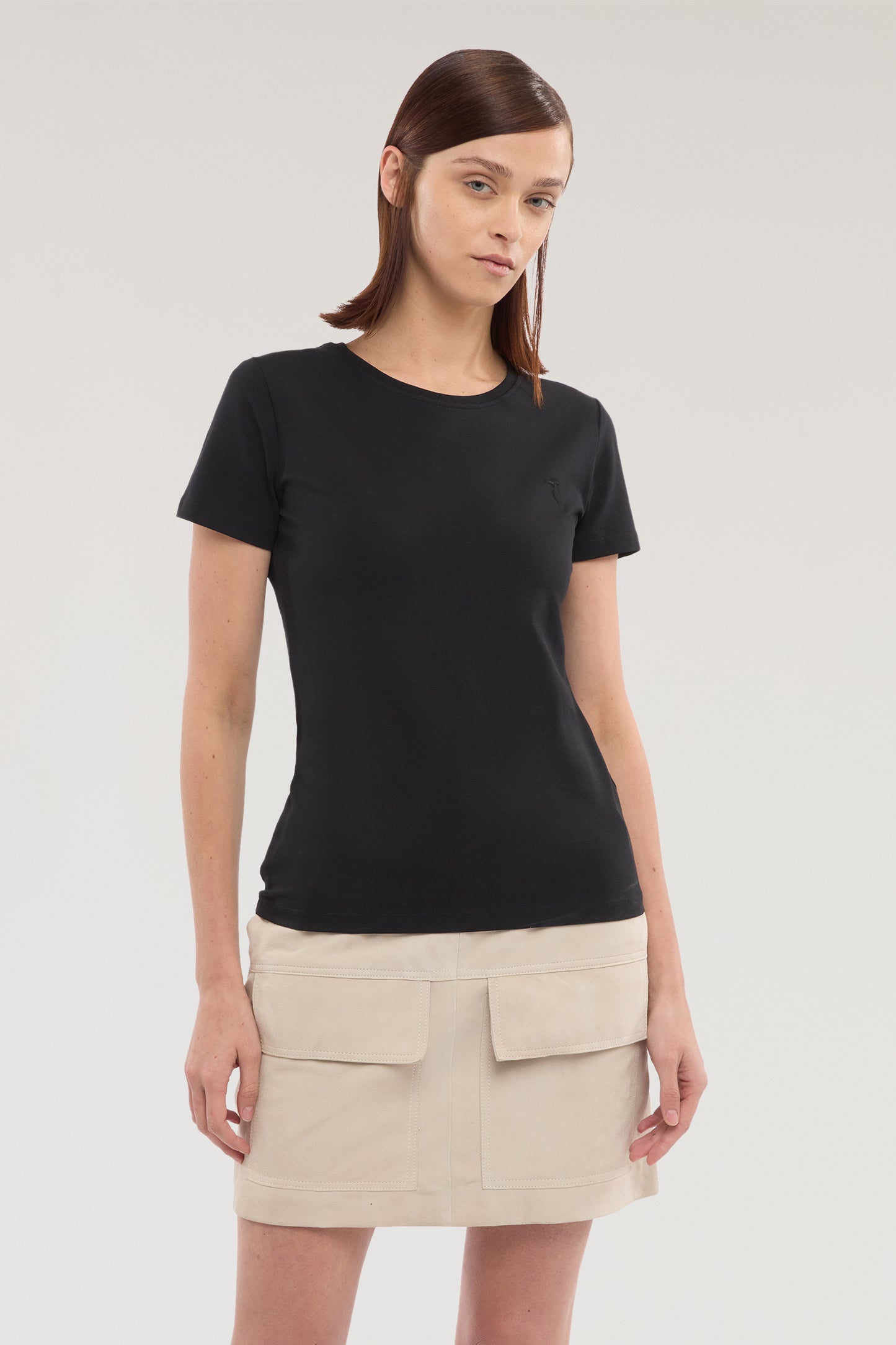 T-shirt slim fit con ricamo 2|a71d9add254d6a81d92ba0f0c135dea80206befcd2757e7d7a27fcb6bcc60fb1