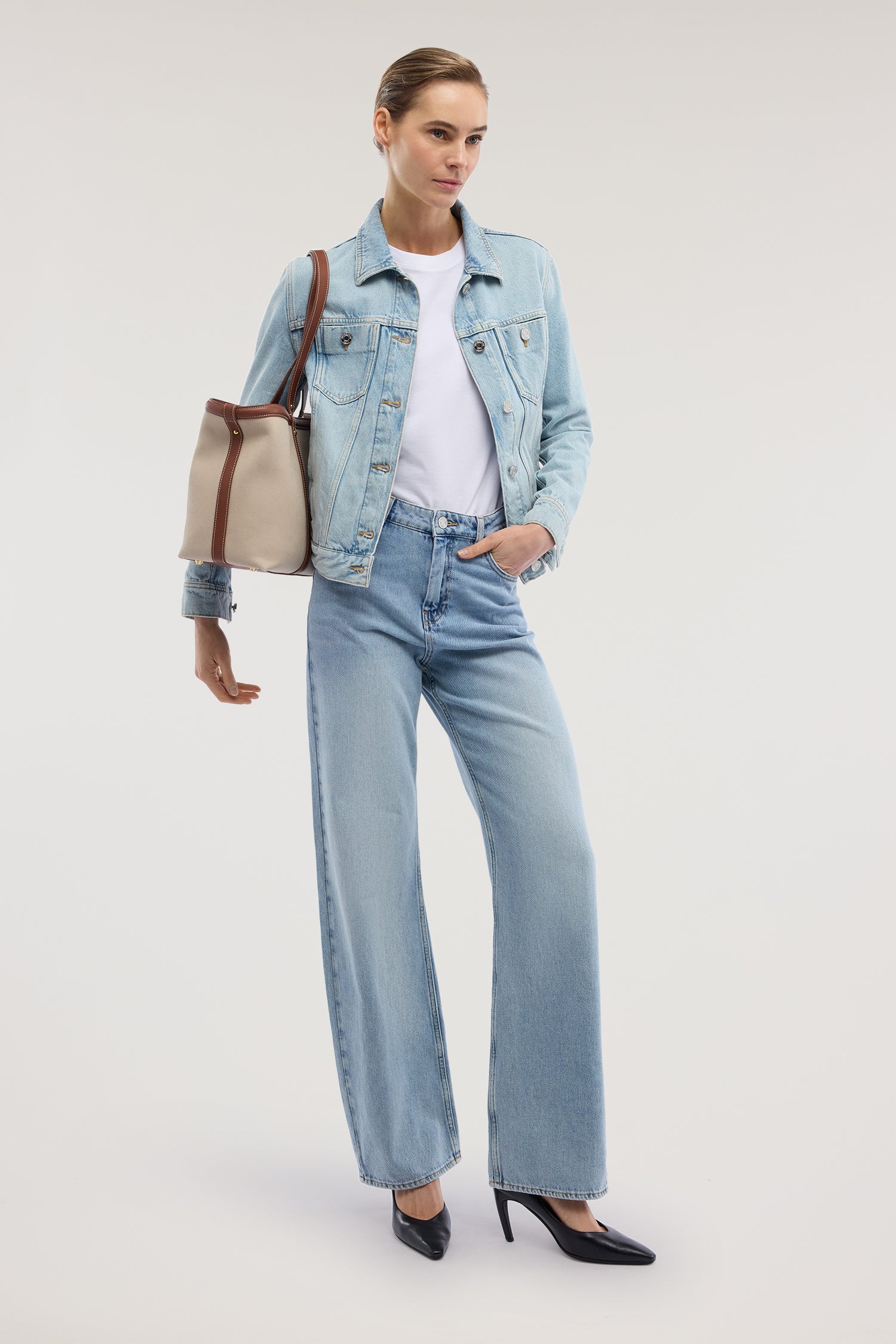 T-shirt boxy con spacchetto 4|e1f235d4c67a93f5d73f5d26f934932f48a5f83e12fe715bf49b1cf66c31e934