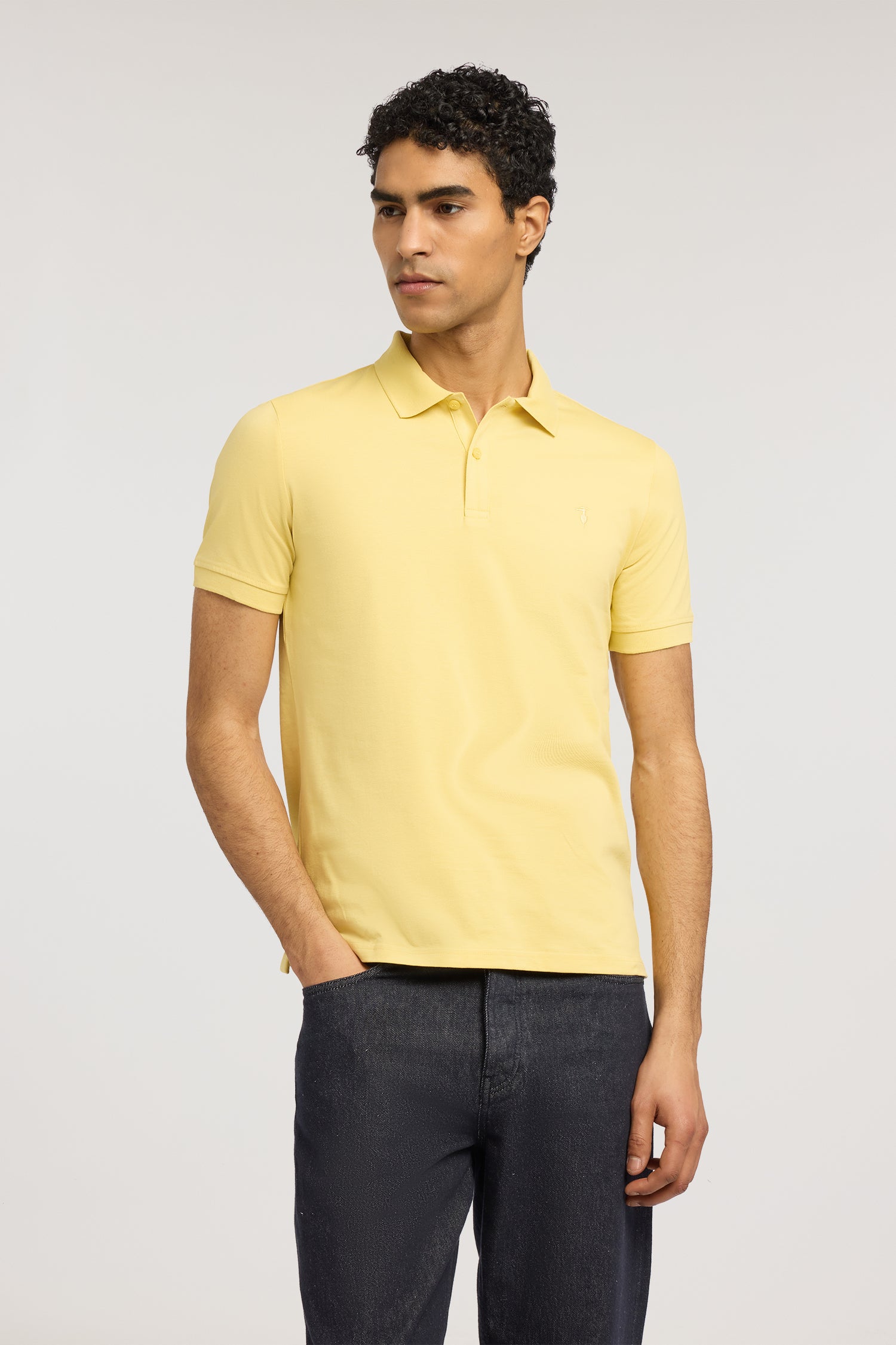 Polo slim fit in piquet stretch 1|22e6afe5ab60443e1764d8ff01f0a43313e5a3857c987f04204f8caf711d98bb