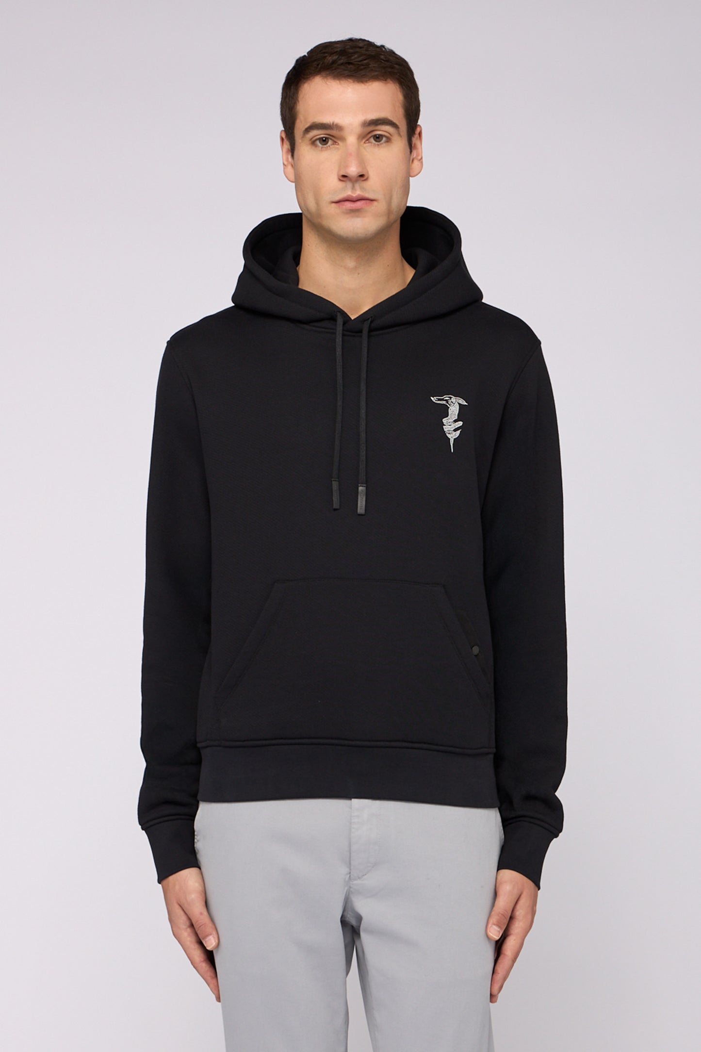 Felpa con cappuccio in jersey con ricamo 1|581b28c4d39d5935fe76502b59ebcc1f6d7b36cf9f54c51eefe9ac8bf879844a