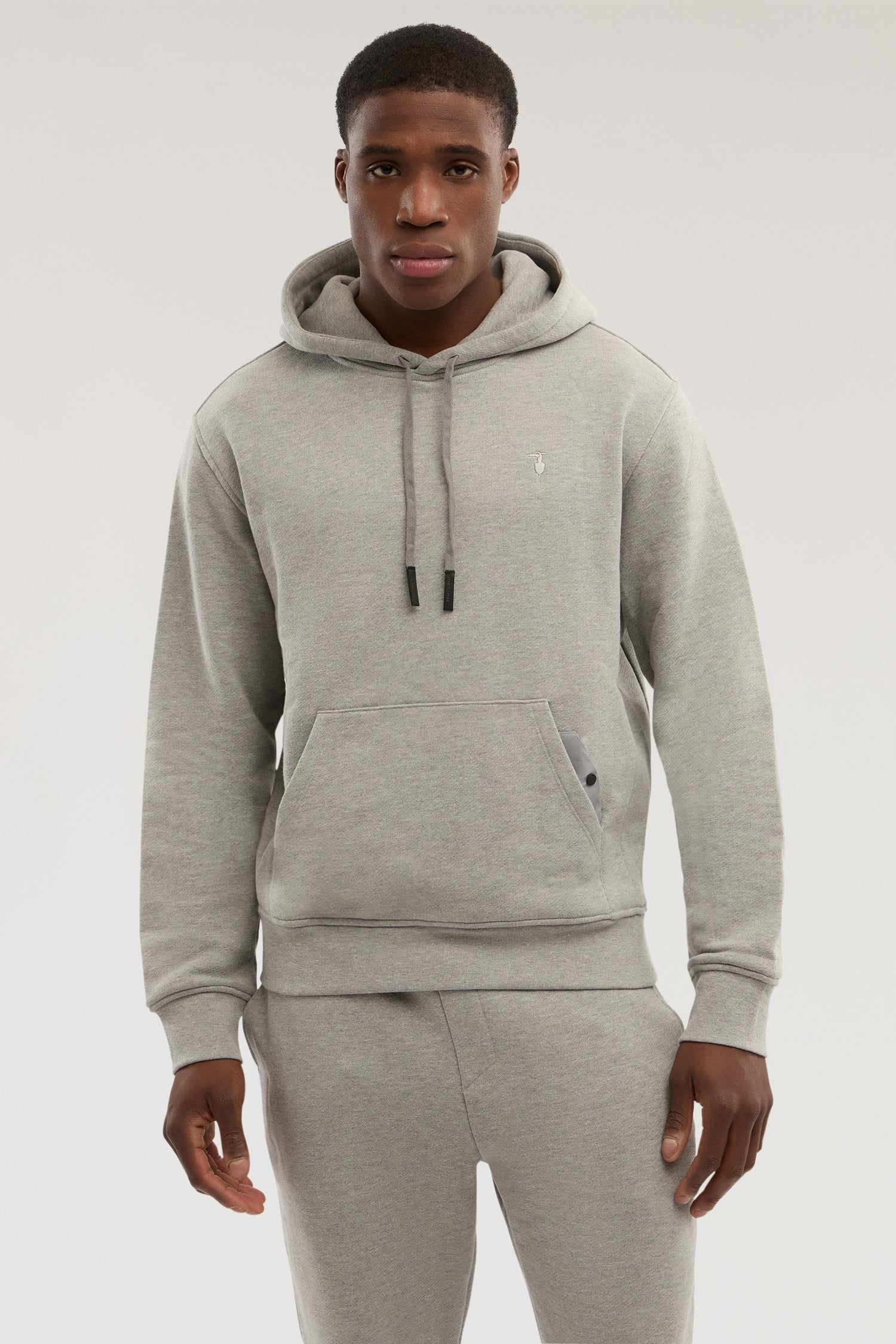 Felpa con cappuccio in jersey con ricamo 3|54172bdc7d4f8732ab64d85457e6fdf62654ce86d7757c8cdb449db747d3b0fb