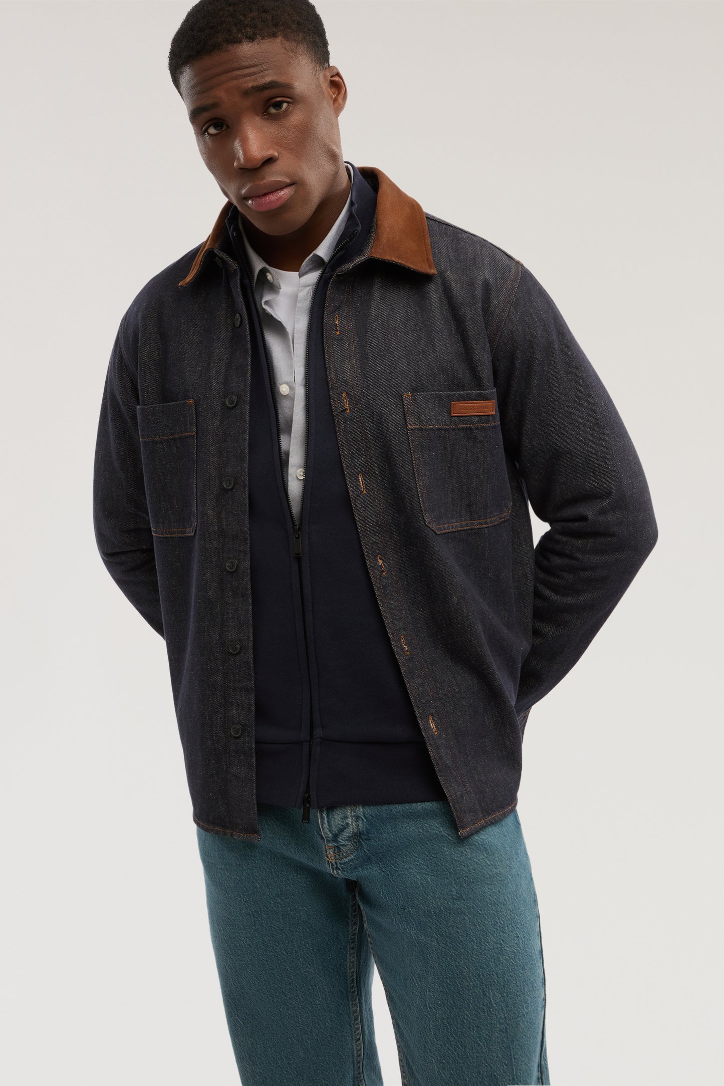 Felpa con zip in jersey diagonale con ricamo 4|1882e63f946df2d2bf8d29d2a9da75b500a950672d943a937e32e098c2beda33