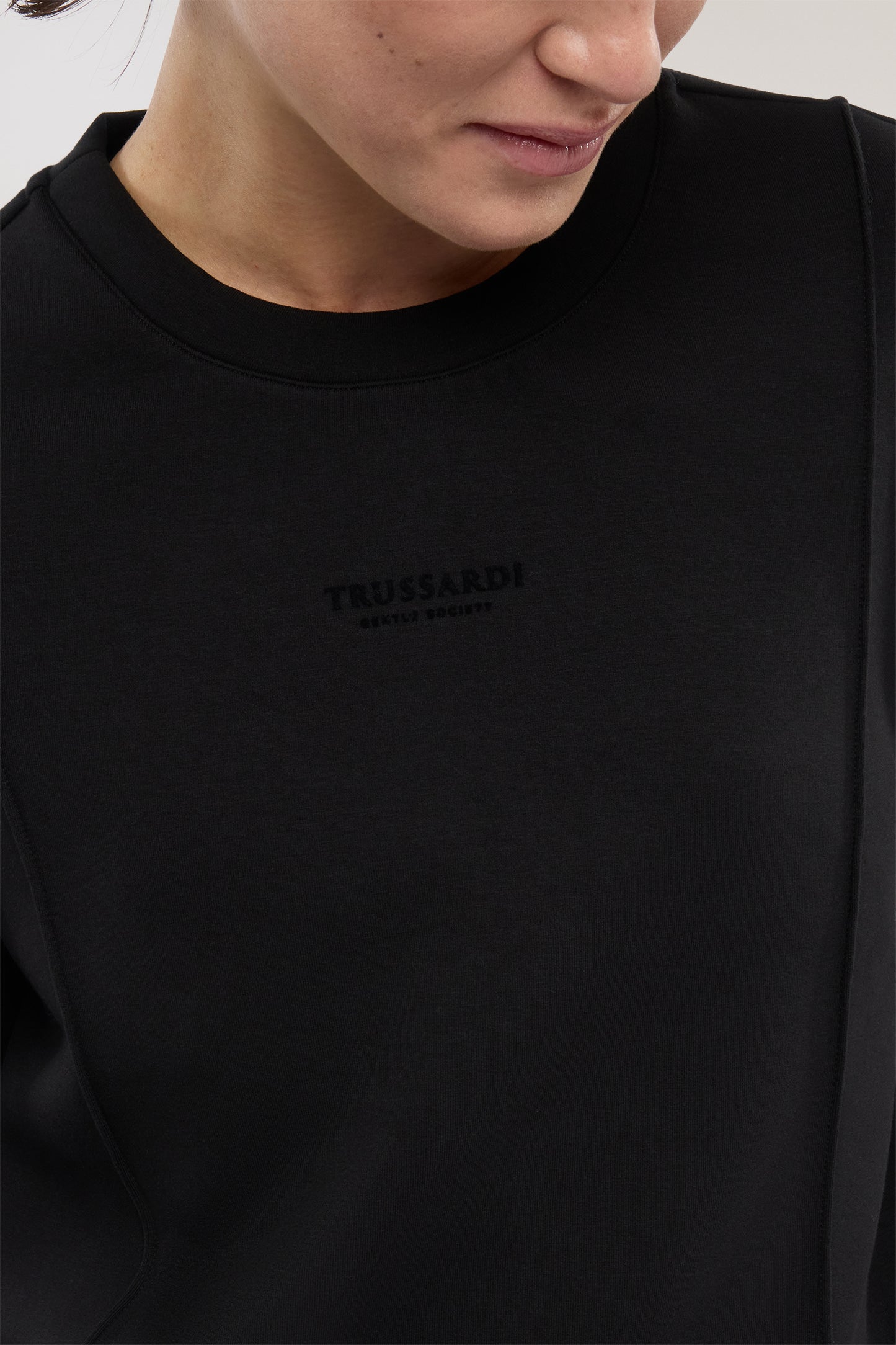 Felpa girocollo in scuba 3|c17e4aa4c7d5497764d1e06de8abe2927cae7cb495f7060235207adca8d8fa90