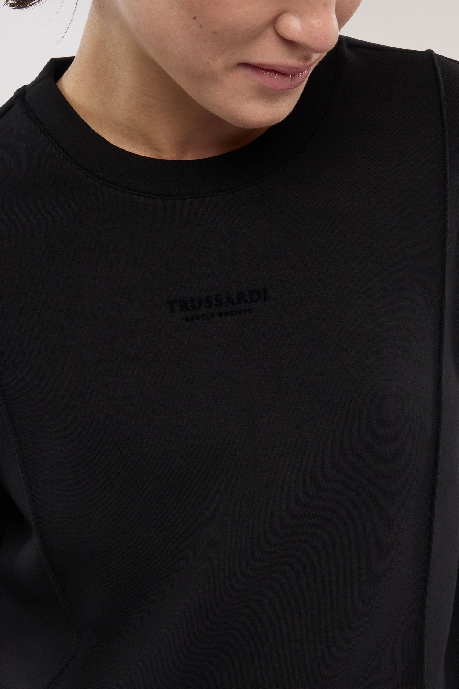 Felpa girocollo in scuba 3|c17e4aa4c7d5497764d1e06de8abe2927cae7cb495f7060235207adca8d8fa90