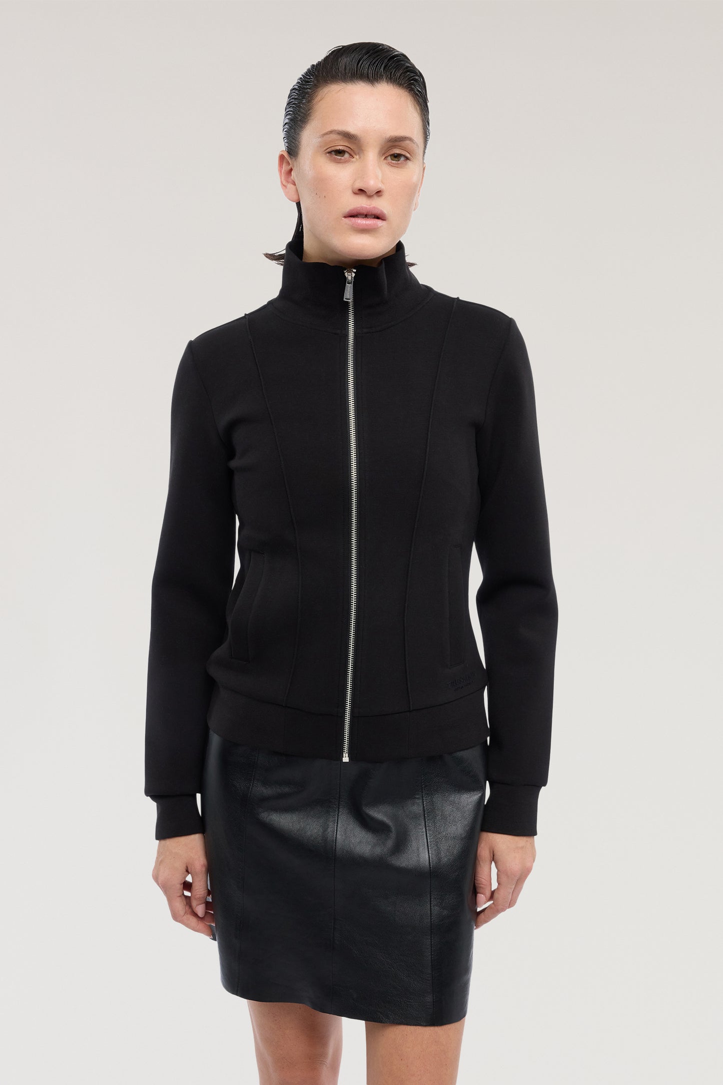 Felpa con zip in scuba 1|6e171b86d2c74725866fcdf124cb28219276c8c4326885a7a2668ee130760447