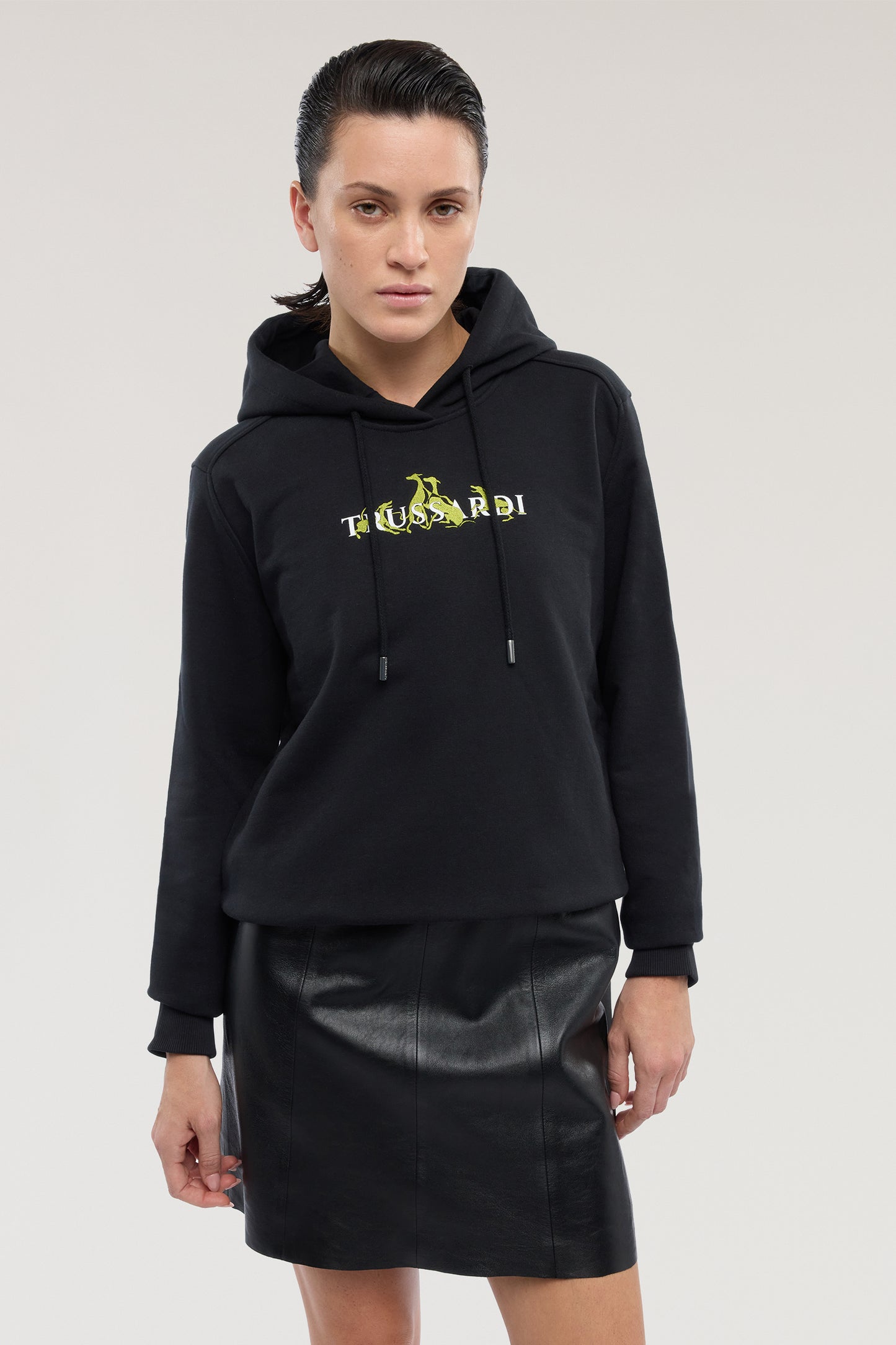 Felpa con cappuccio regular fit con ricamo 1|a614c760a1599f012a5e566234505088baac6a19c8fb6840f7b8376e5b826f9b