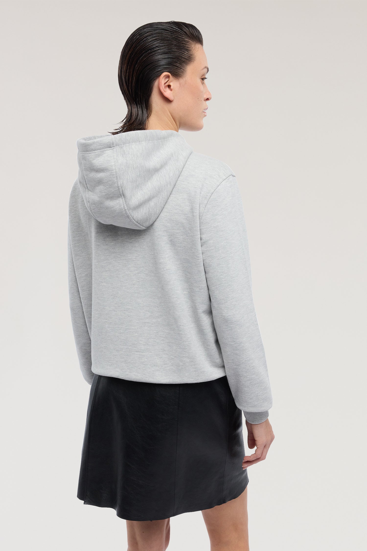 Felpa con cappuccio regular fit con ricamo 4|0d165d8a2e255ee7866fa353e0dd50e6d3a6eadc44c2250ff0c8c289b3345133