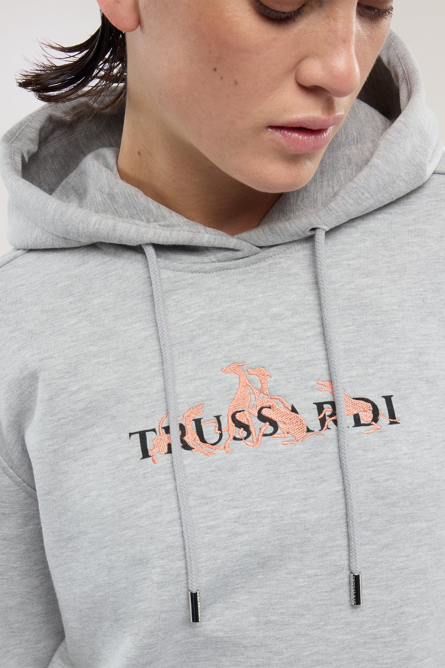 Felpa con cappuccio regular fit con ricamo 3|c42b699dbeb5f4e8fca540f9849bbac67a38f9f0b6f864b6b6c62ea944ba440c