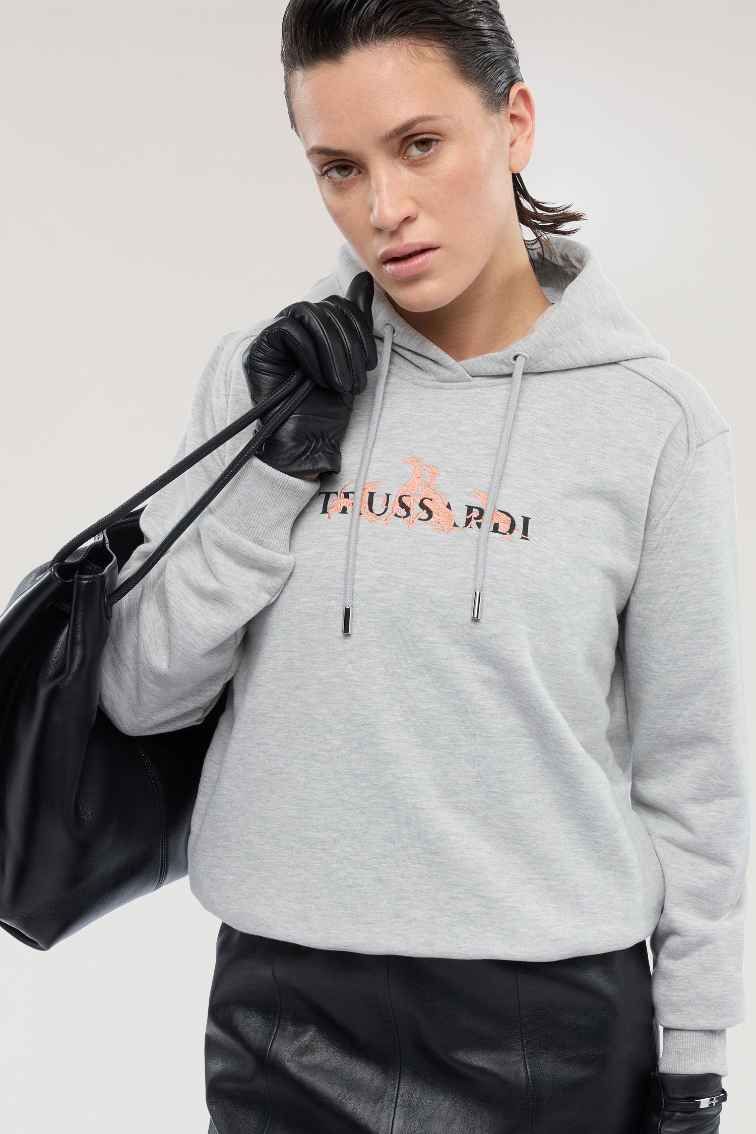 Felpa con cappuccio regular fit con ricamo 4|2e8d68bcb1edb46bf4904bc795148da9c64e02c4242f0336c70728949794b614