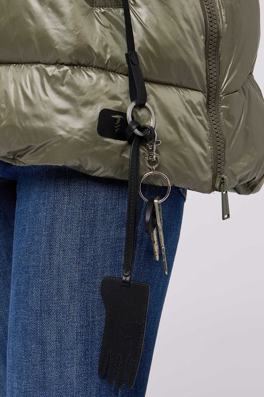 Portachiavi guanto in pelle 2|17b0d19c9a974a9186206768e9d306356e4781984e2c77af6f7253d1a2dc258a