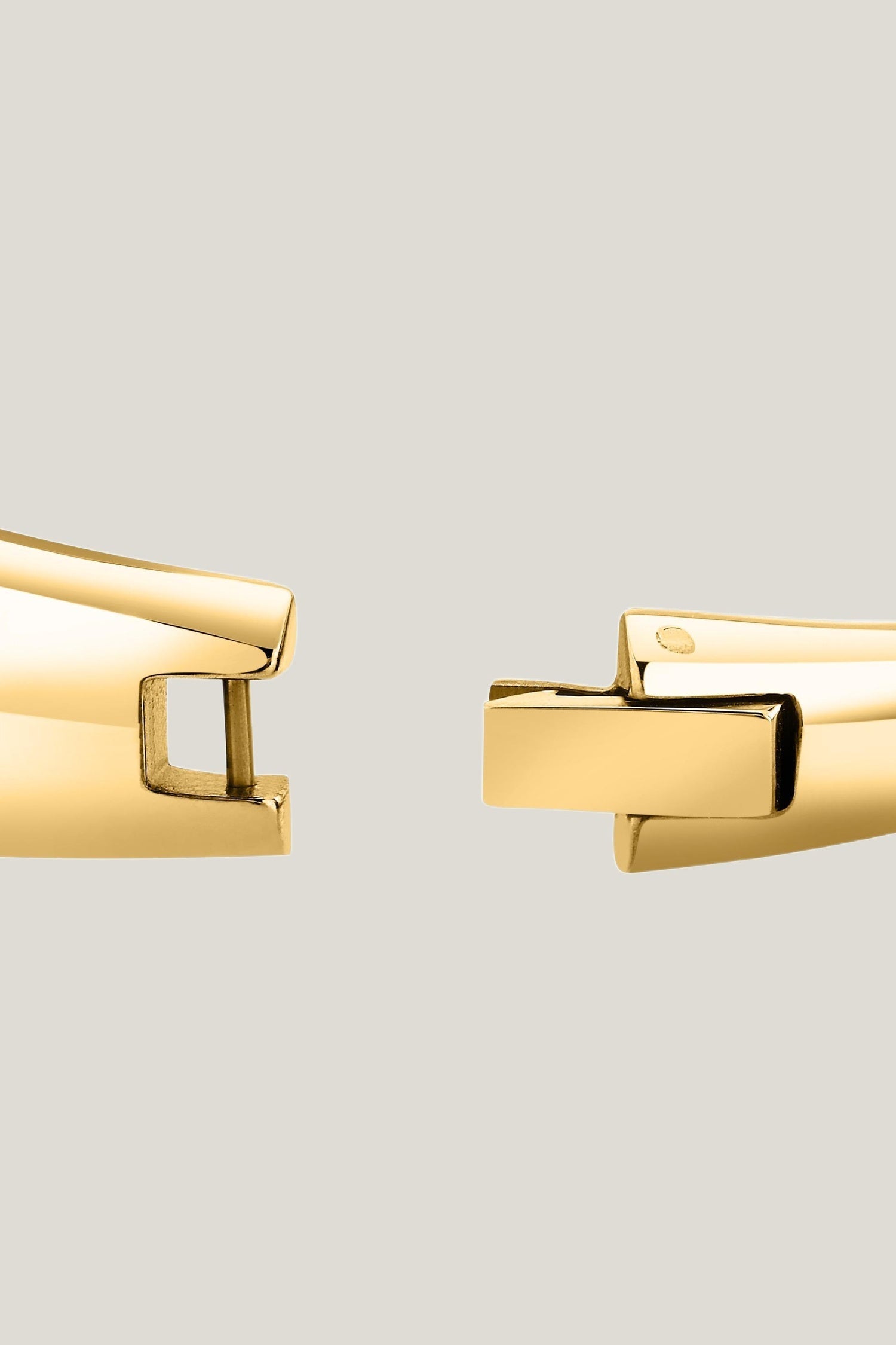 Bracciale in acciaio dorato 3|511150bfa26038fd27dd0ab50ad3af3095a3509d3eb7a287e03938727d966bc4
