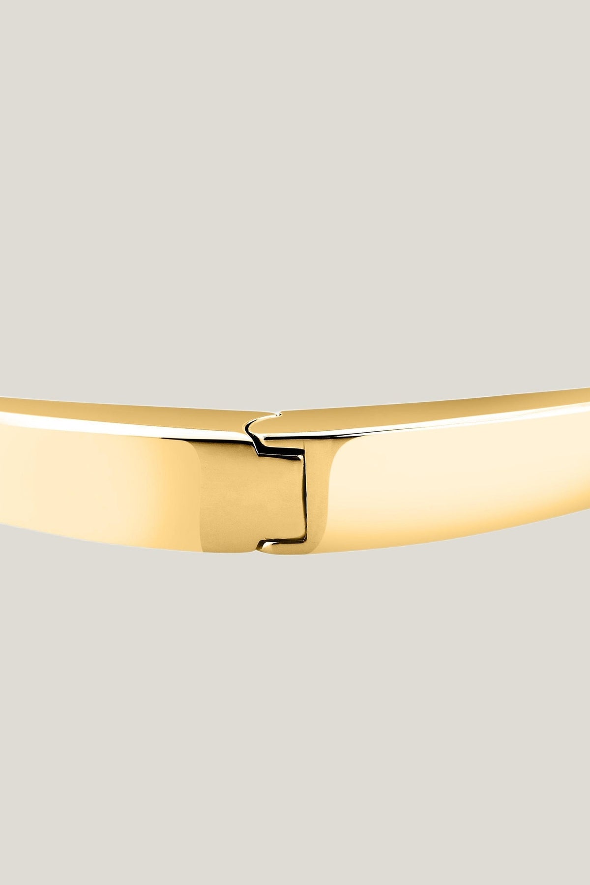 Bracciale in acciaio dorato 3|4a8e78b81a42c2a31a4cac416e44efe3b044bf3d2effd986a638efdf7ccd9f4b