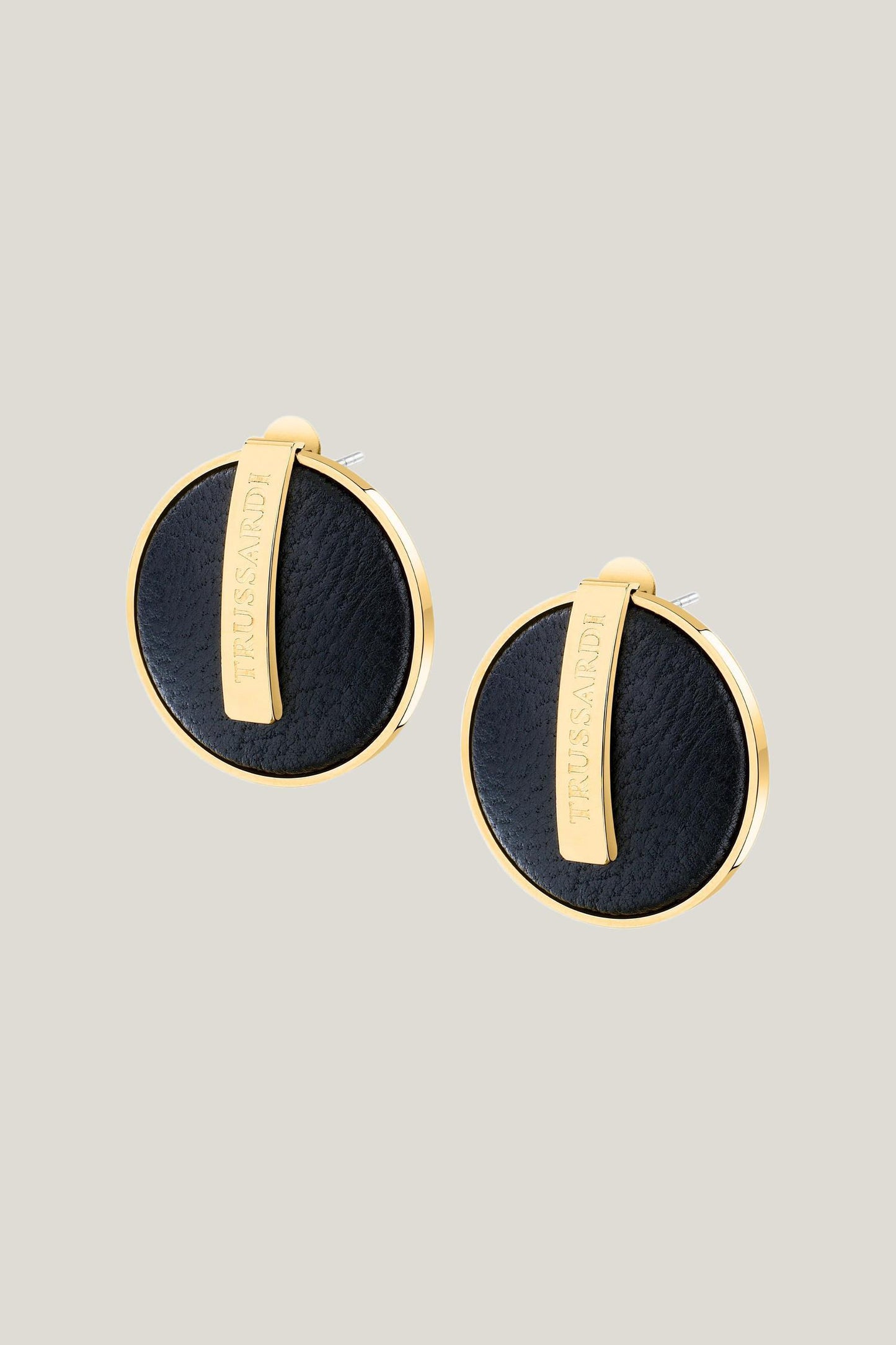 Orecchini in acciaio e pelle 1|d6c86a9ddb09bd3fc3cd600bfd1bb511c2bd4e54d006d73598b0b762d1906672