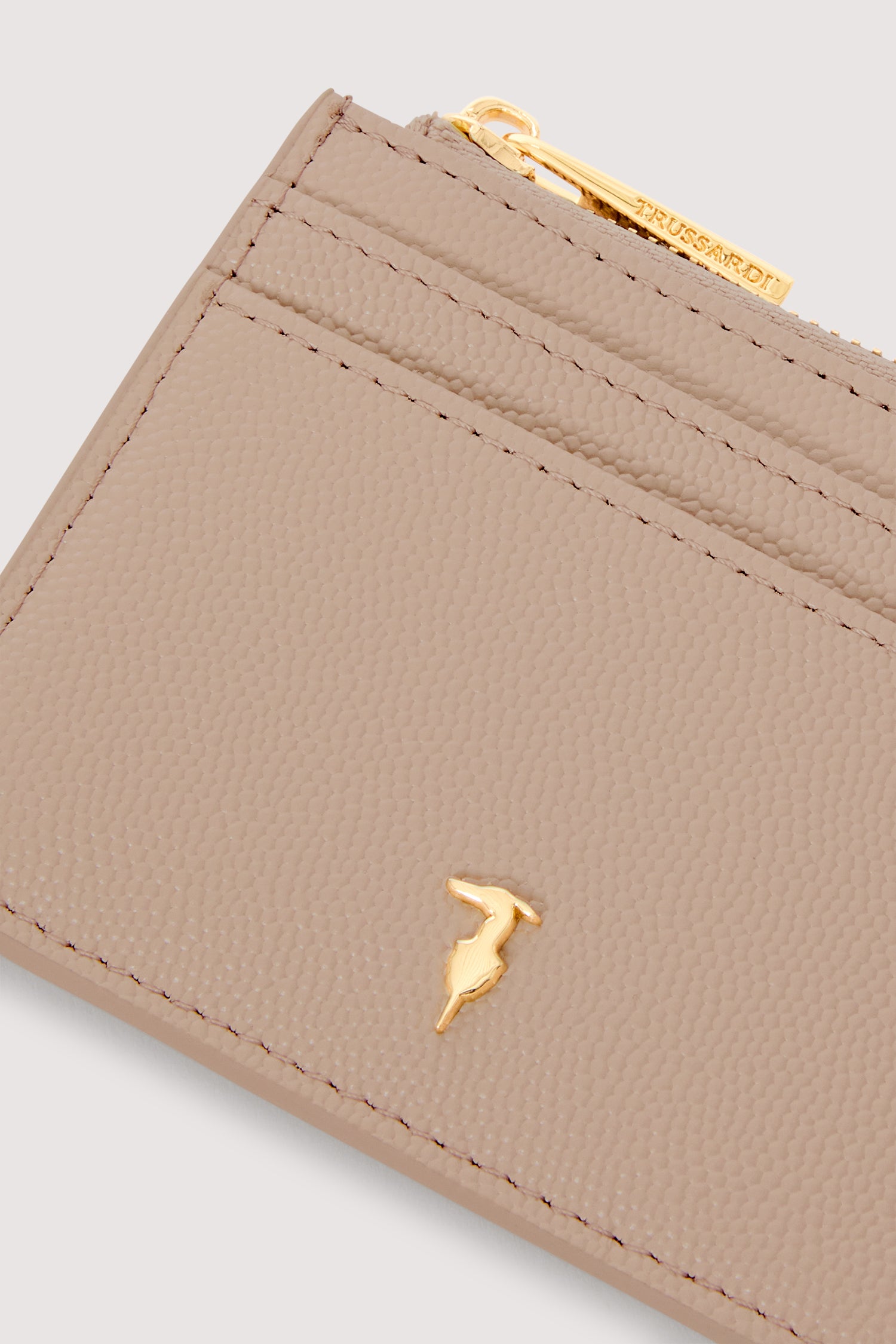 Portacarte Cameo in pelle grana riso 4|808c870615a0f5a3be3d37dbcef6cfad865d0bf456d42275e38aa22e64d3b02b