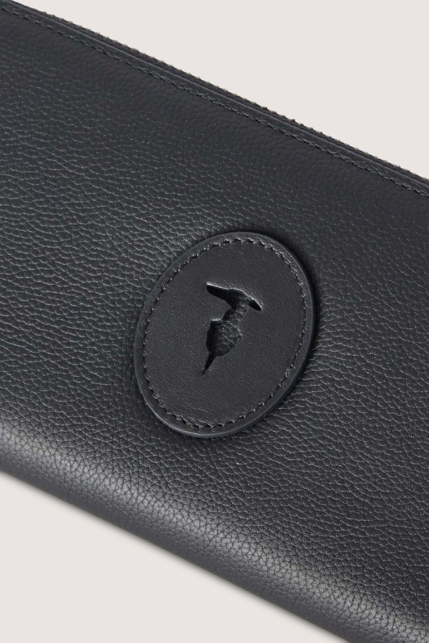 Portafoglio Society zip around in pelle martellata 2|fea1555e914ae211a5c4e0cd2ce78714e394ddd07b790f3a05127d7ed26515ce
