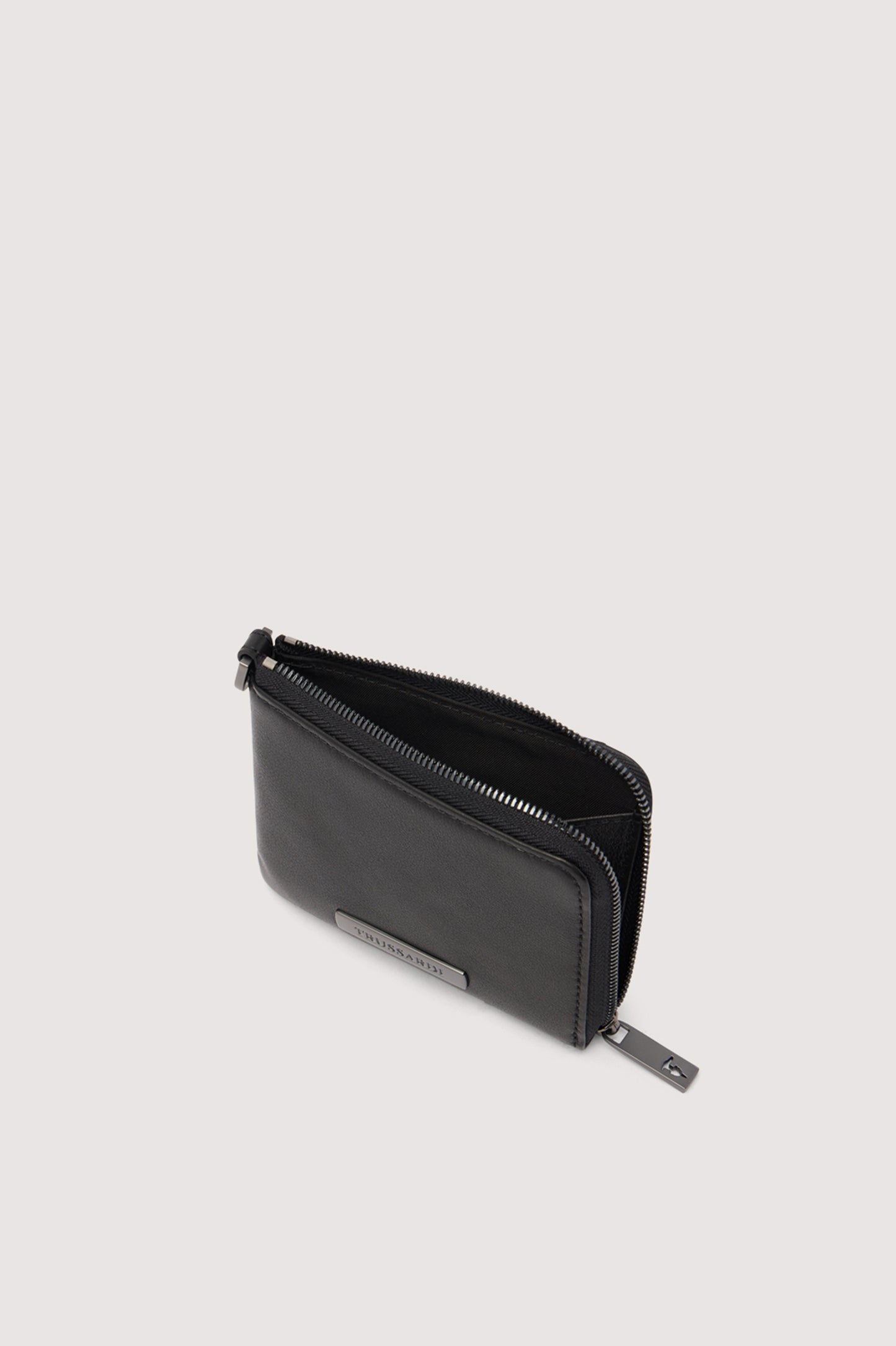Portacarte Travel con zip e strap in pelle 6|6ab555b51ad87db1713469a8b7e1241ebe50e64f545f4c422019568eb57e55c7