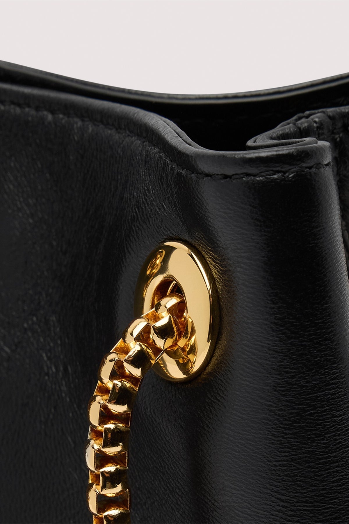 Borsa Orbita mini con catena in nappa  4|5462734260b32024b3dc2b88cc04550d34a0cc6034390d609512af635a68ba81