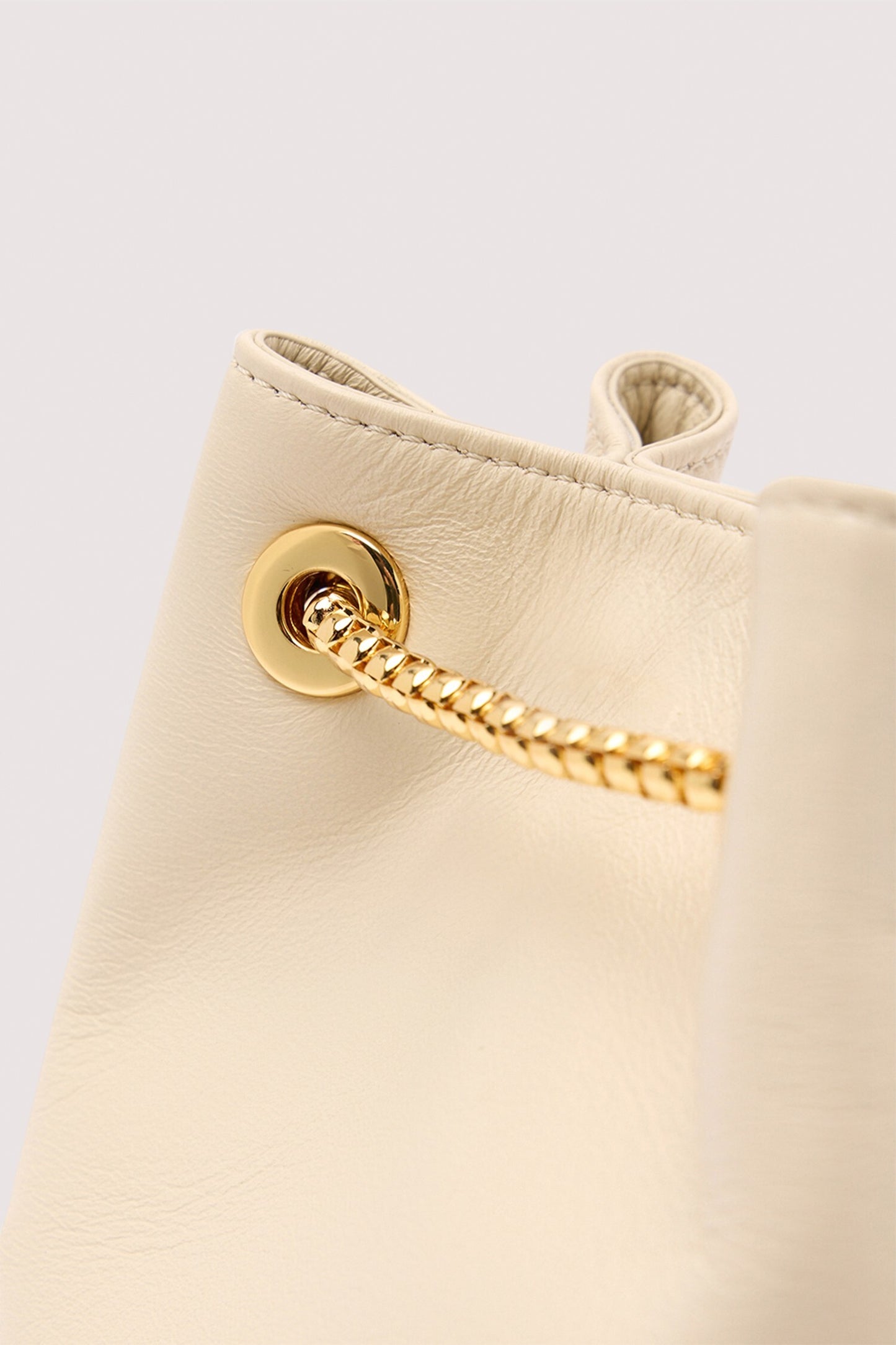 Borsa Orbita mini con catena in nappa 4|cc747b26cece840fc69a29f9905b1a5a863caf5f181406872b001c5d39f2f870