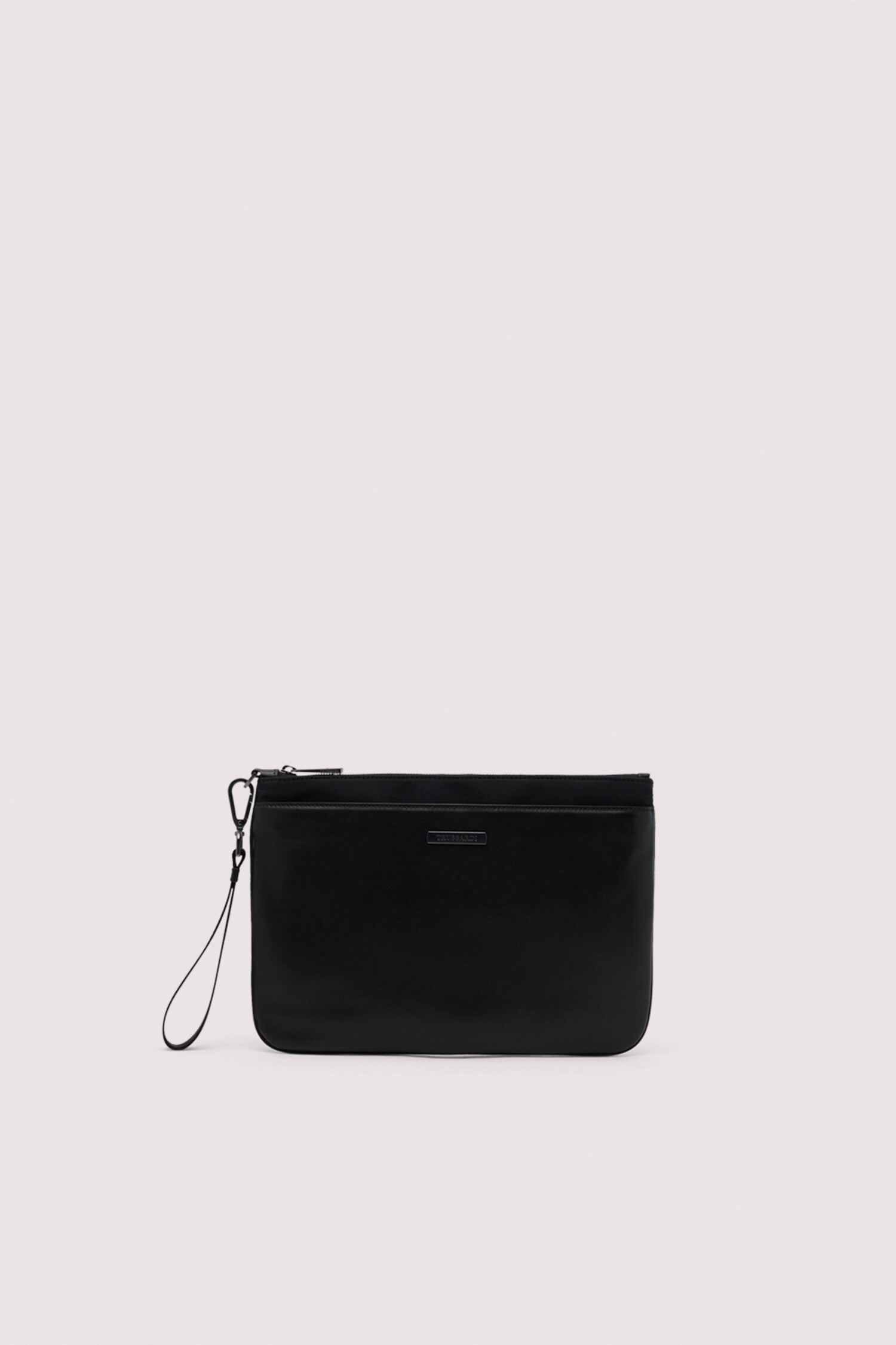 Pochette Travel media con zip e polsiera in nylon 1|3238a51c566dd13aba7a679dcbf574bbbc363c4bcb2fdf663564111382b65b28