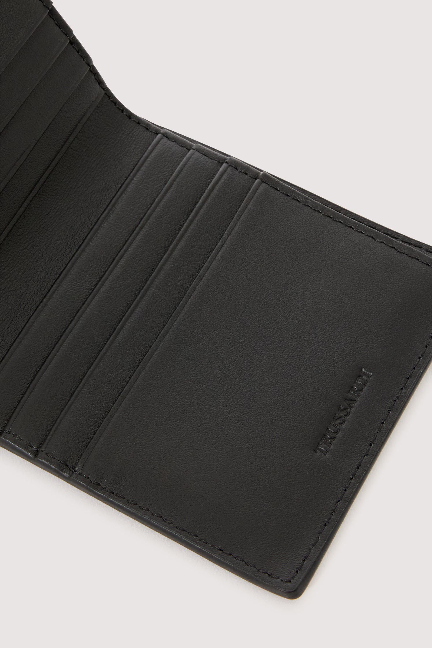 Portafoglio Travel bifold in pelle 8|f4a90416e658e3e8ea1ee99281e8cb72308ca93b332d3004ff1c3430e1fb0693