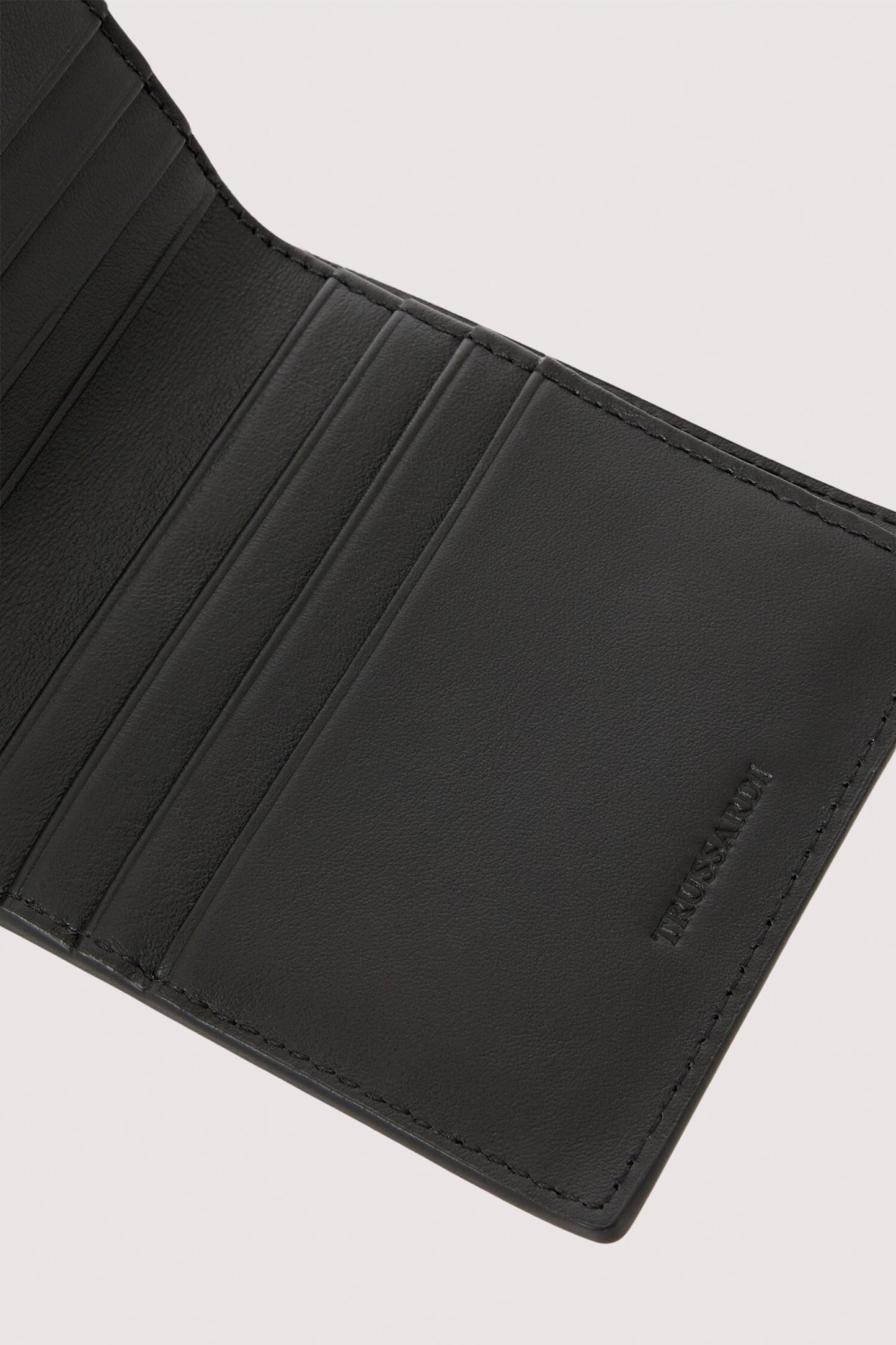 Portafoglio Travel bifold in pelle 2|30db97949509965c6c35716137a4921a6f3a3caf3402ed27bd3b9d0f189f6d7c