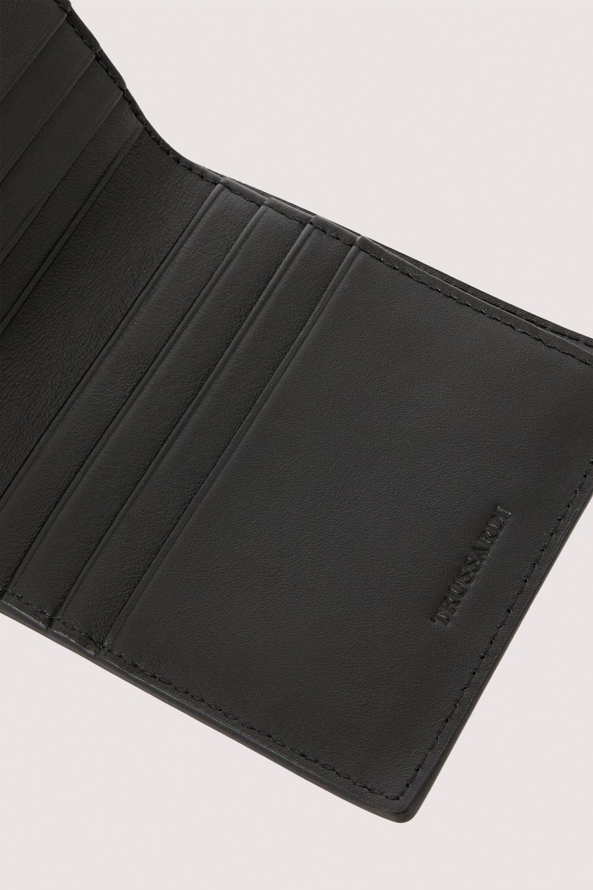 Portafoglio Travel bifold in pelle 2|30db97949509965c6c35716137a4921a6f3a3caf3402ed27bd3b9d0f189f6d7c