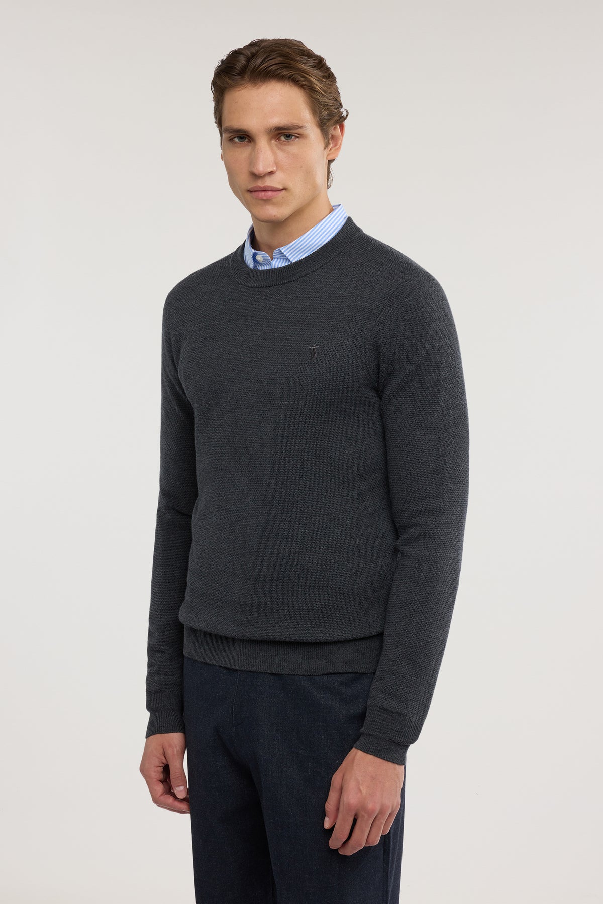 Maglia girocollo in pura lana piquet 6|94dc7a4e6681d5bf69730e7767721dec23b67f3f10685f8fb5ba5cc7a07f6b0f