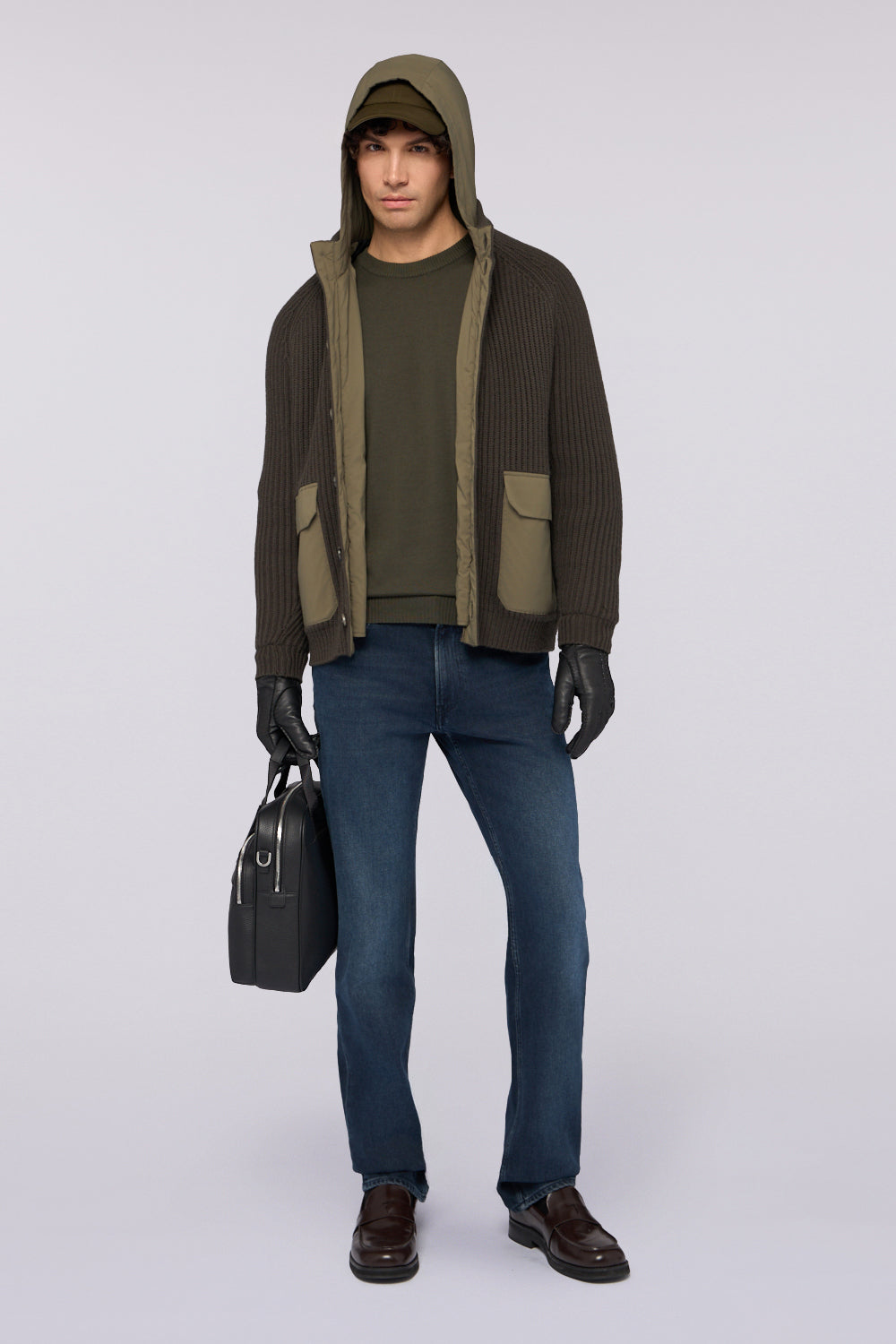 Maglia girocollo in pura lana 4|a28d9e4a86160e9a240beffaf82da97bd9d0c1a5e5b72d1f04cf56a861af946a