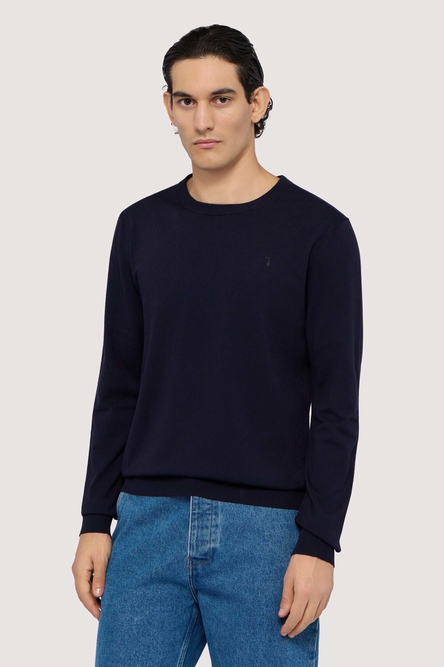 Maglia girocollo in viscosa stretch 1|0e0df3d9c65443d03e27c61811f36611c8adb160c9d136bd0e2d2b316b76e399