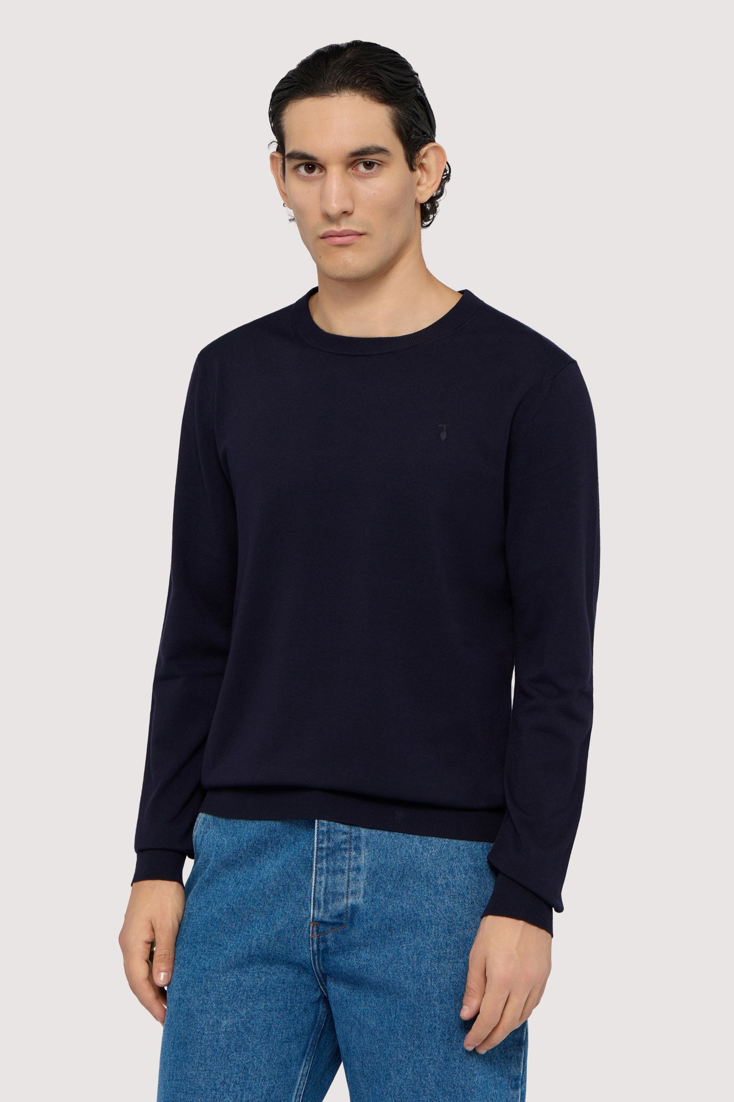 Maglia girocollo in viscosa stretch 1|0e0df3d9c65443d03e27c61811f36611c8adb160c9d136bd0e2d2b316b76e399