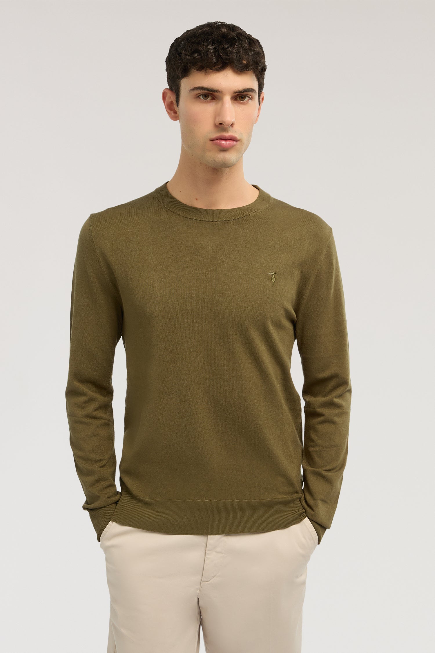 Maglia girocollo in misto viscosa 2|a9a85b2d044ead84b0580cd1cb8caefd414036a77ee3fad9fc35983798f08352