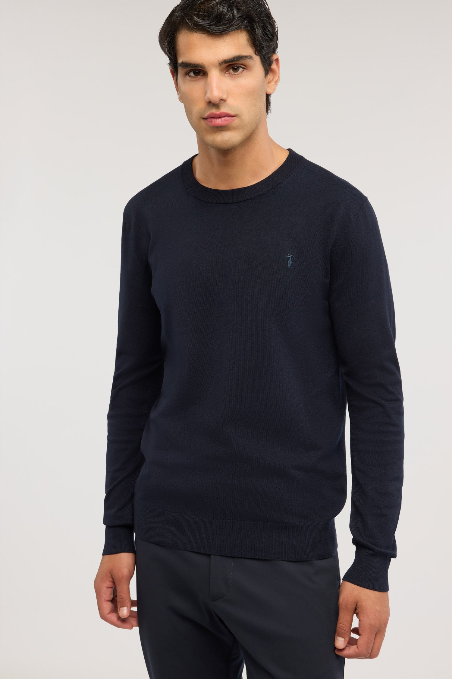 Maglia girocollo in misto viscosa 5|2058f7c84d4fb90220c45a61109b59496fe6af92563a03148ceecdaeb0ed39f3