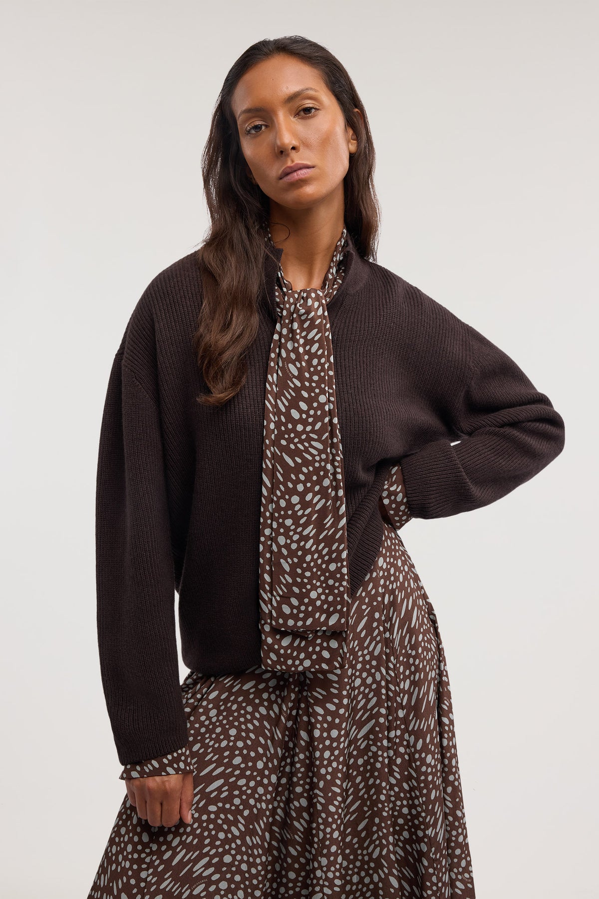 Maglia lupetto con scollo a V in misto cashmere 2|1b71b96339211212aead9029dd293cfa6e1d9ebbe9027f68720c677bbd6cbae7