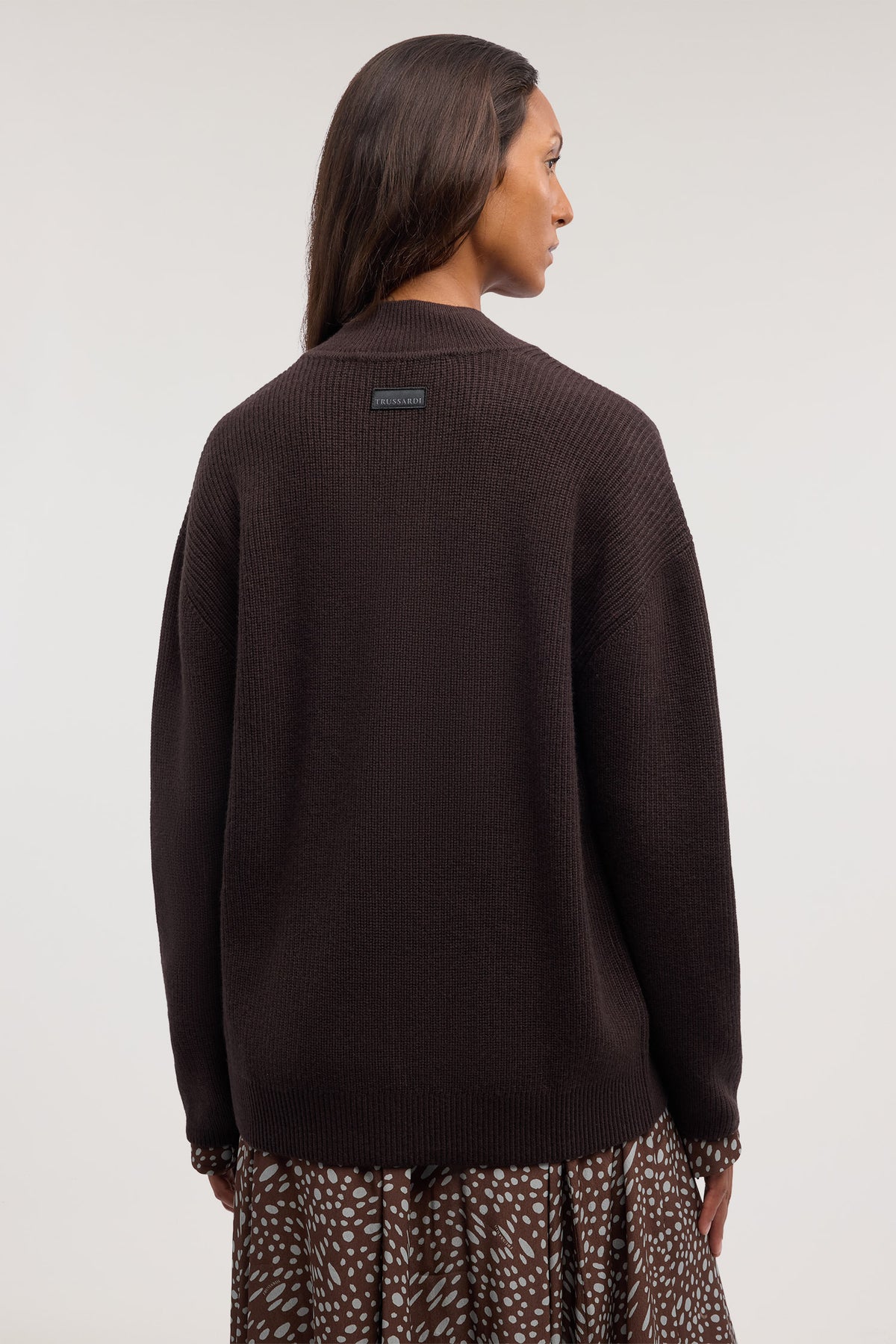 Maglia lupetto con scollo a V in misto cashmere 4|55efc3610f7b5ff3e8c51bac4e451b81c5c20ad3bbee6351483fe4e57f1db37d