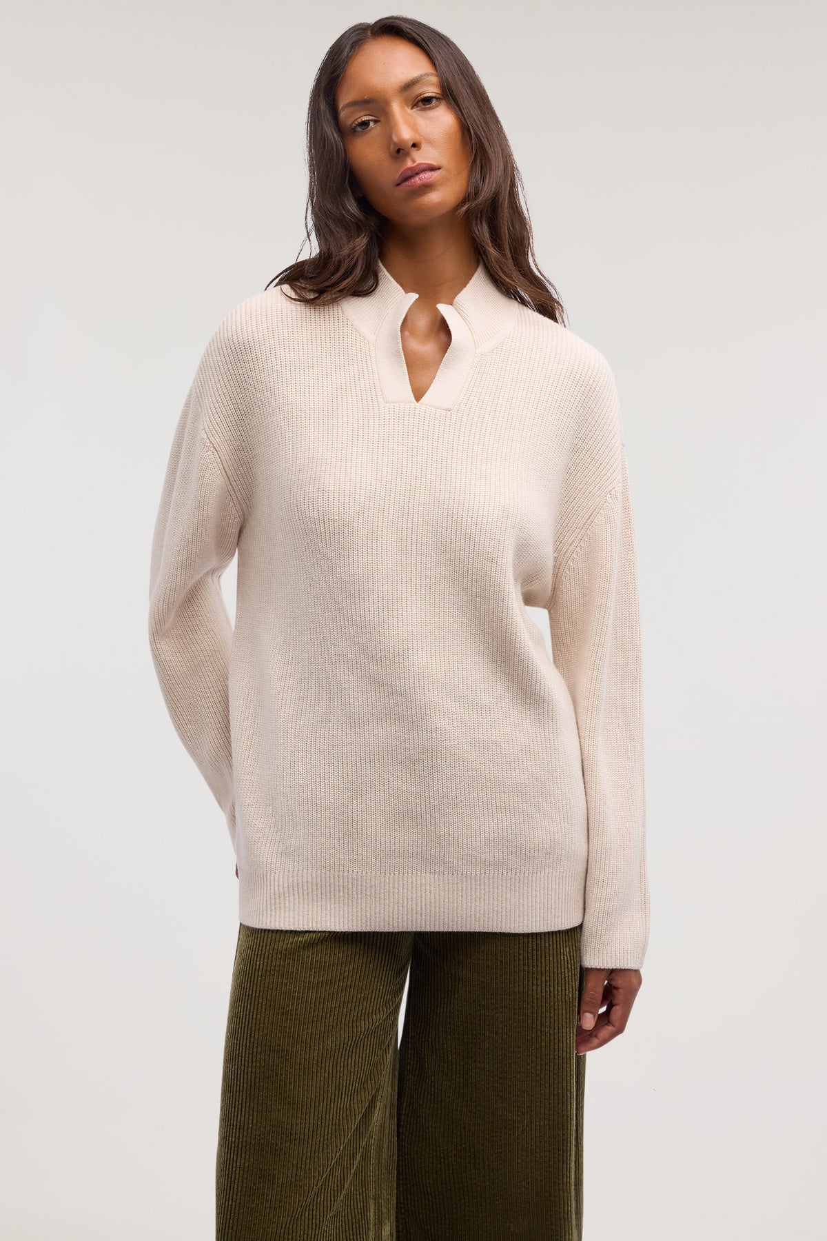 Maglia lupetto con scollo a V in misto cashmere 1|16f1cac3bd9928bf70589d9b0ff2f828fd768ca30dfa4a3e01c08e3a3d53c4d1