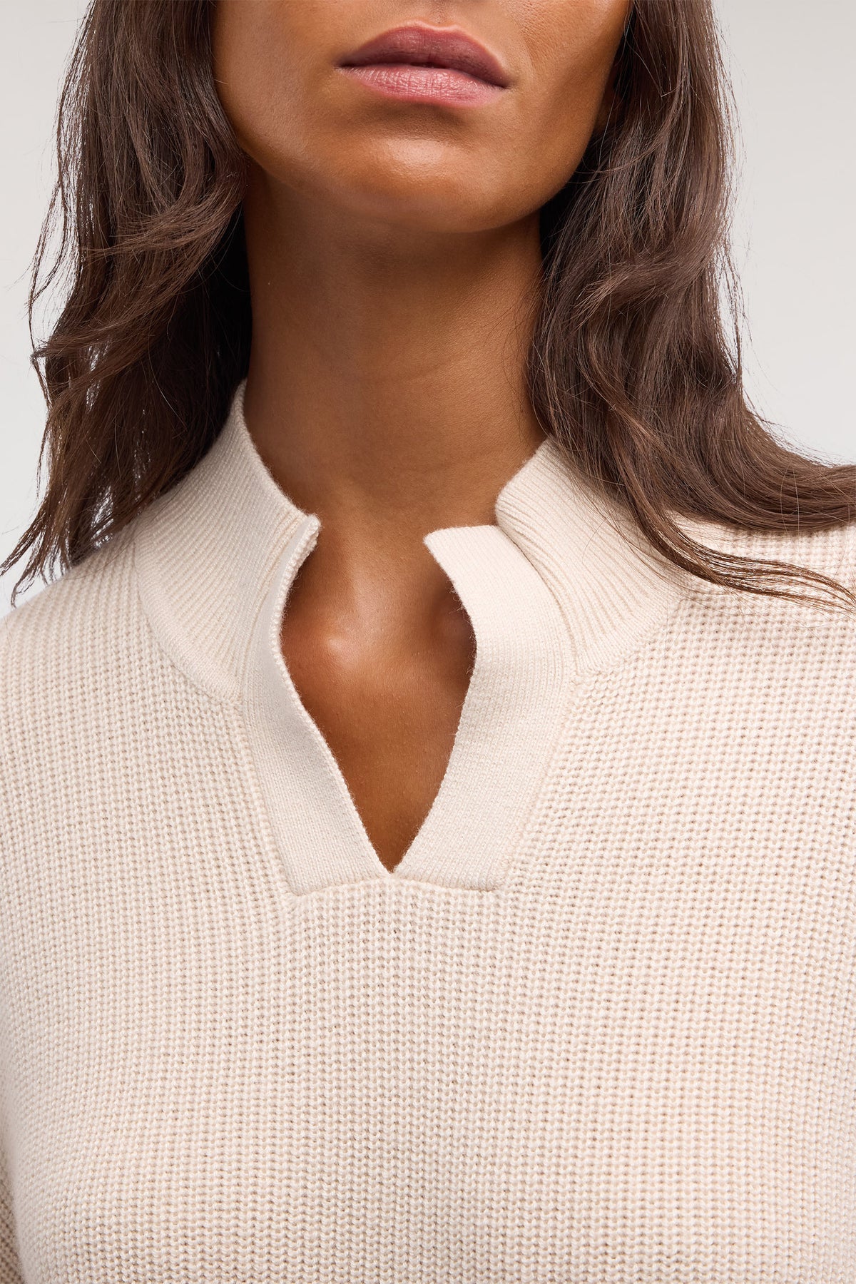 Maglia lupetto con scollo a V in misto cashmere 3|e4af9a40eddfb8a72fc9696a00c0ca2777255a20c1f1661913103200babdf917