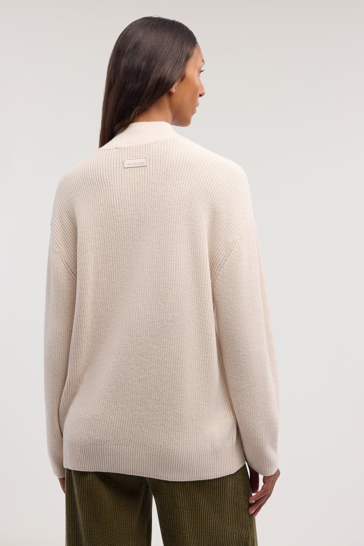 Maglia lupetto con scollo a V in misto cashmere 4|0ae20781d74c06d83de53c930067e8a1e51cf899bbb73f15af19a8ab29fb1eb9